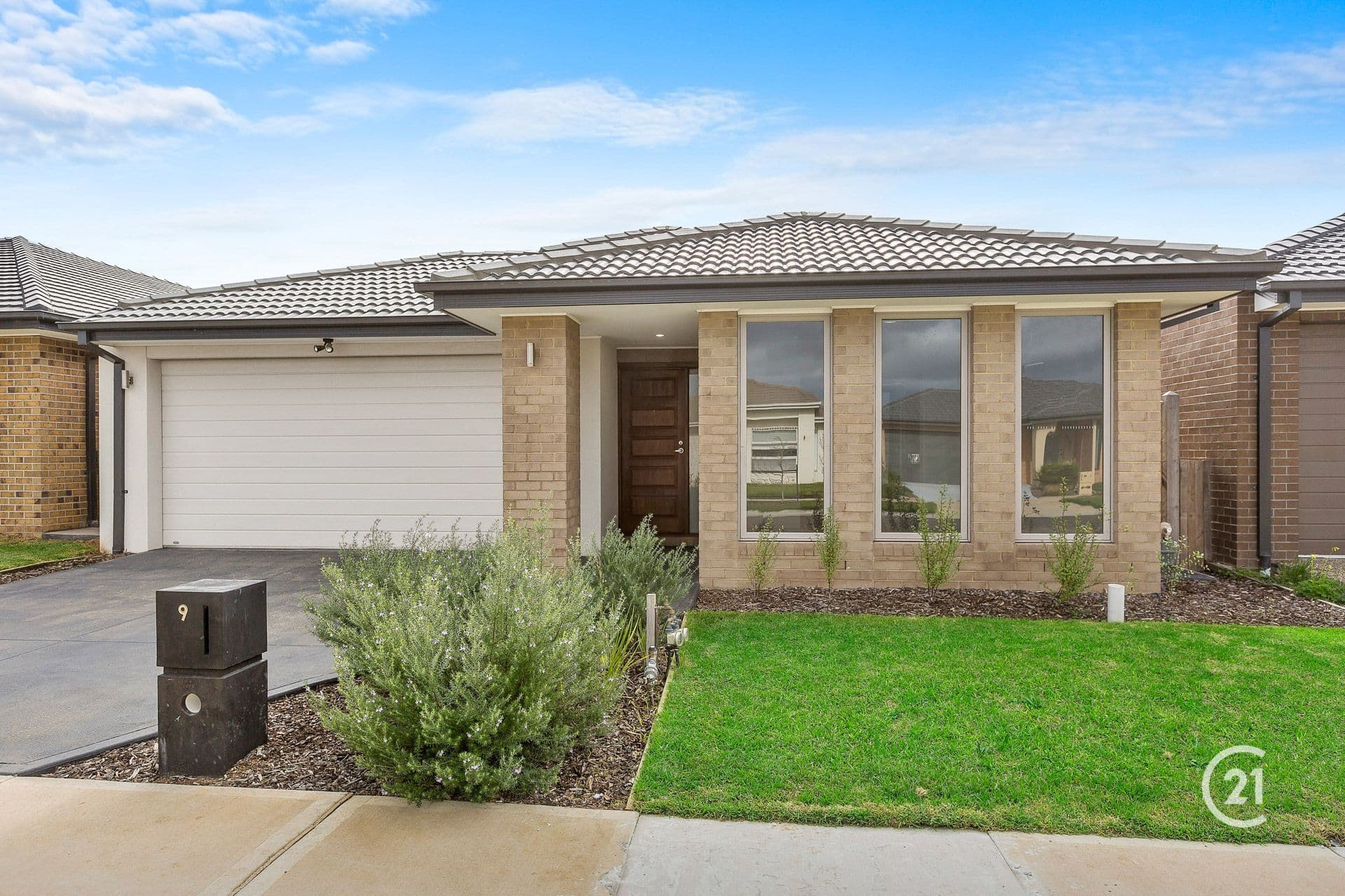 9 Minnehaha Way, Point Cook, VIC, 3030, Point Cook - Thumbnail 2