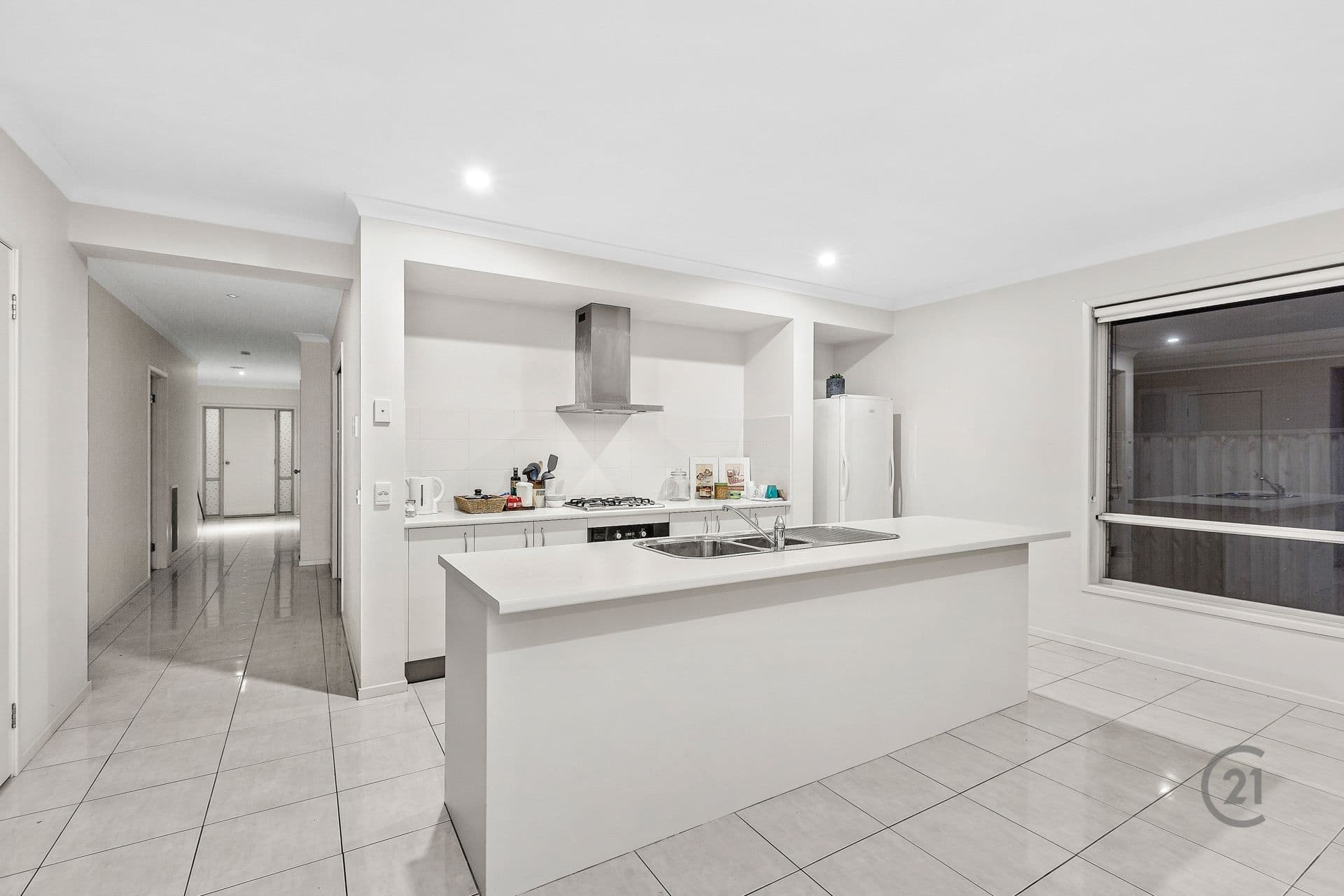 31 Seafarer Way, Sanctuary Lakes, VIC, 3030, Sanctuary Lakes - Thumbnail 2