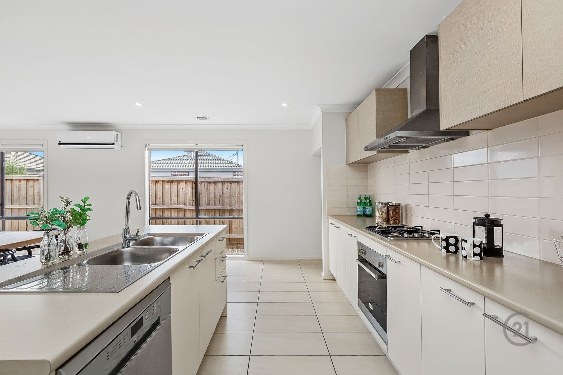 29 Solitude Crescent, Point Cook, VIC, 3030, Point Cook - Thumbnail 4