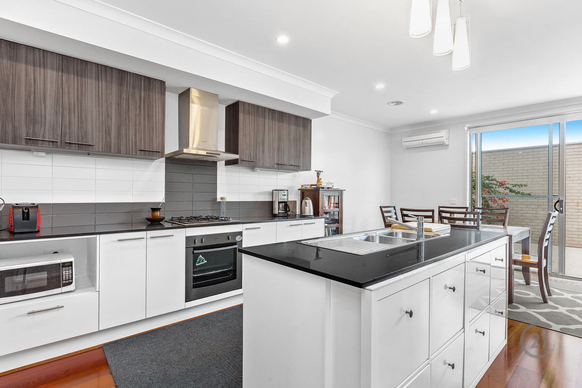 15 Chessington Drive, Williams Landing, VIC, 3027, Williams Landing - Thumbnail 2