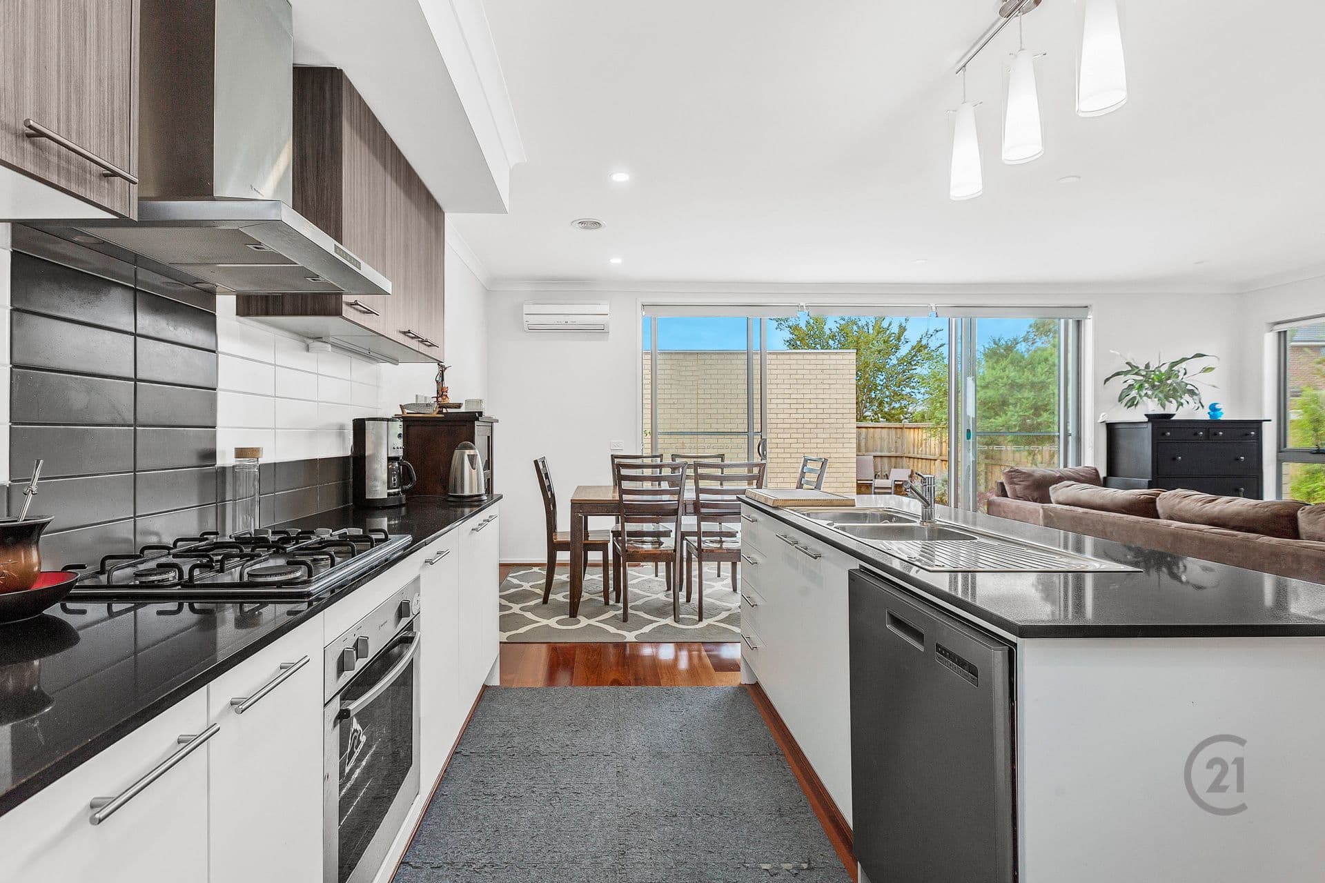 15 Chessington Drive, Williams Landing, VIC, 3027, Williams Landing - Thumbnail 3