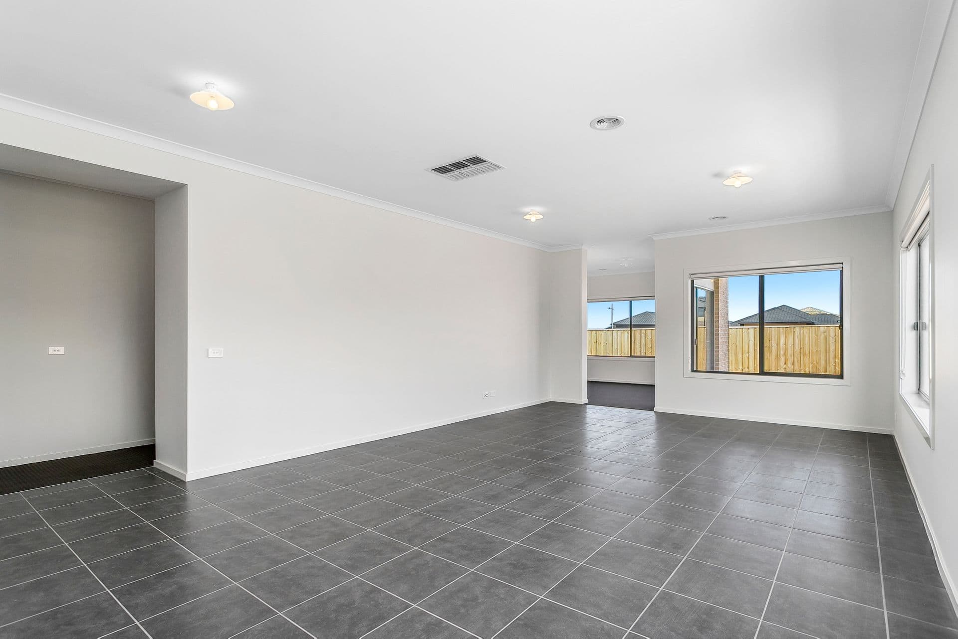 15 Bonhams Circuit, Manor Lakes, VIC, 3024, Manor Lakes - Thumbnail 3