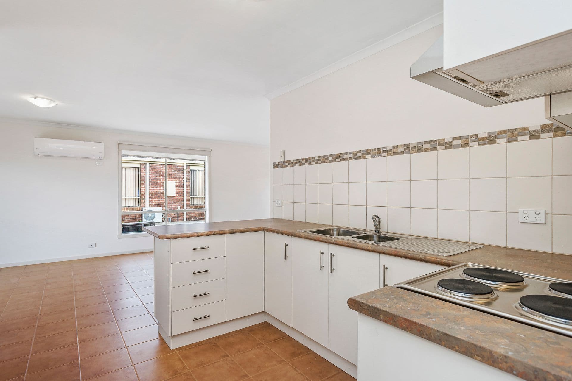 2/285 Derrimut Road, Hoppers Crossing, VIC, 3029, Hoppers Crossing - Thumbnail 8