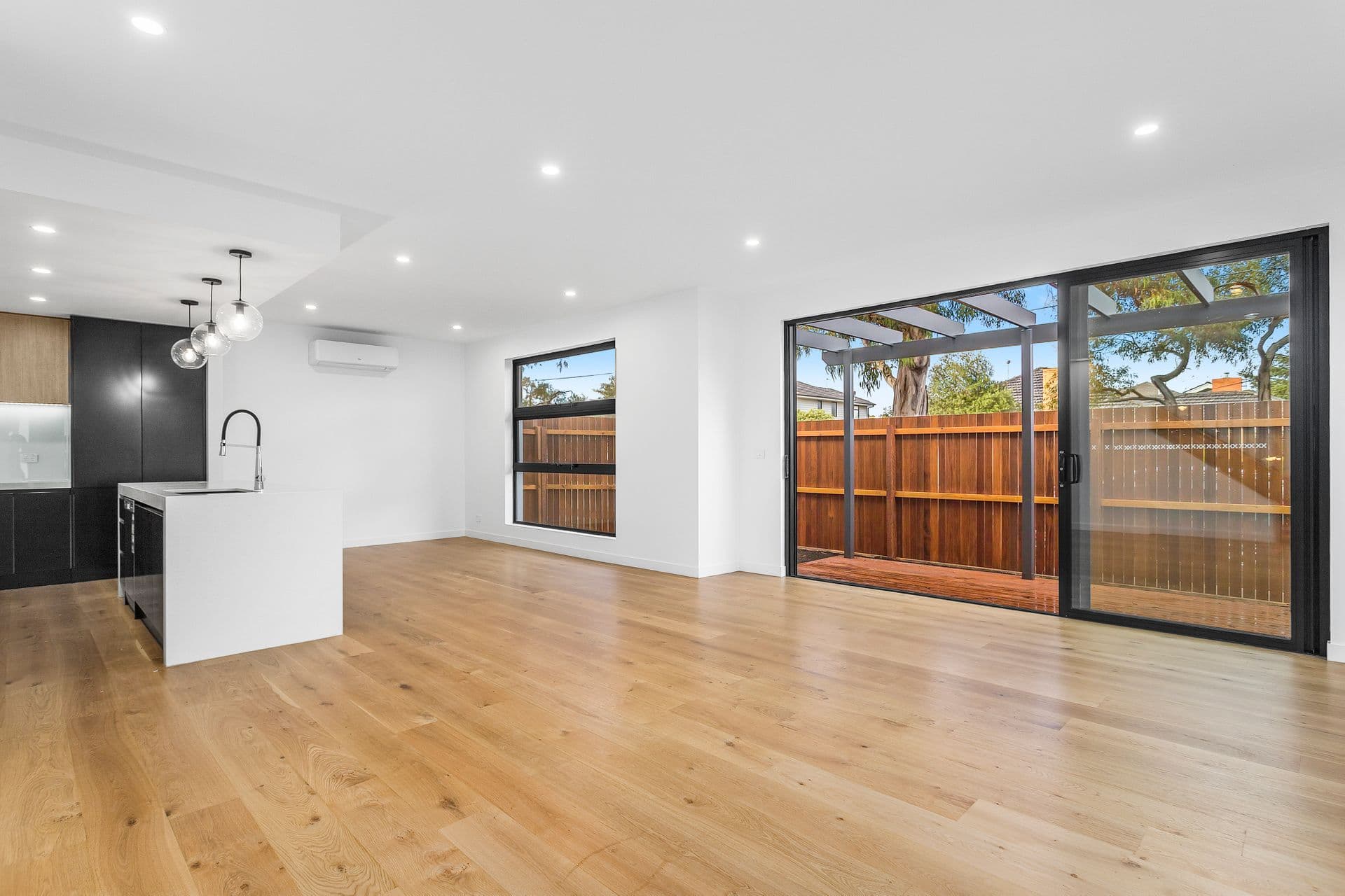 9 Noordenne Avenue, Seaholme, VIC, 3018, Seaholme - Thumbnail 2