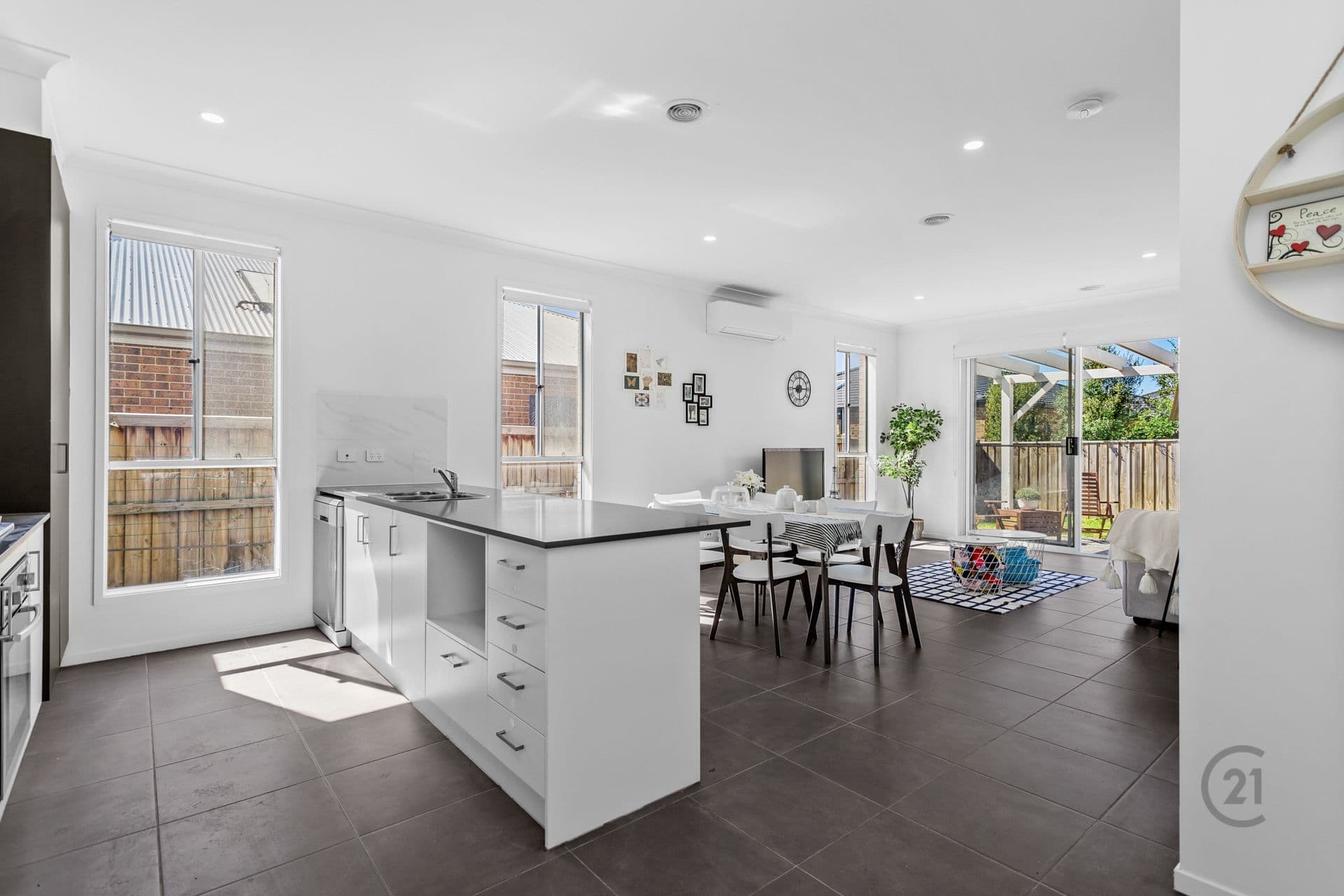 6 Rousham Street, Point Cook, VIC, 3030, Point Cook - Thumbnail 3