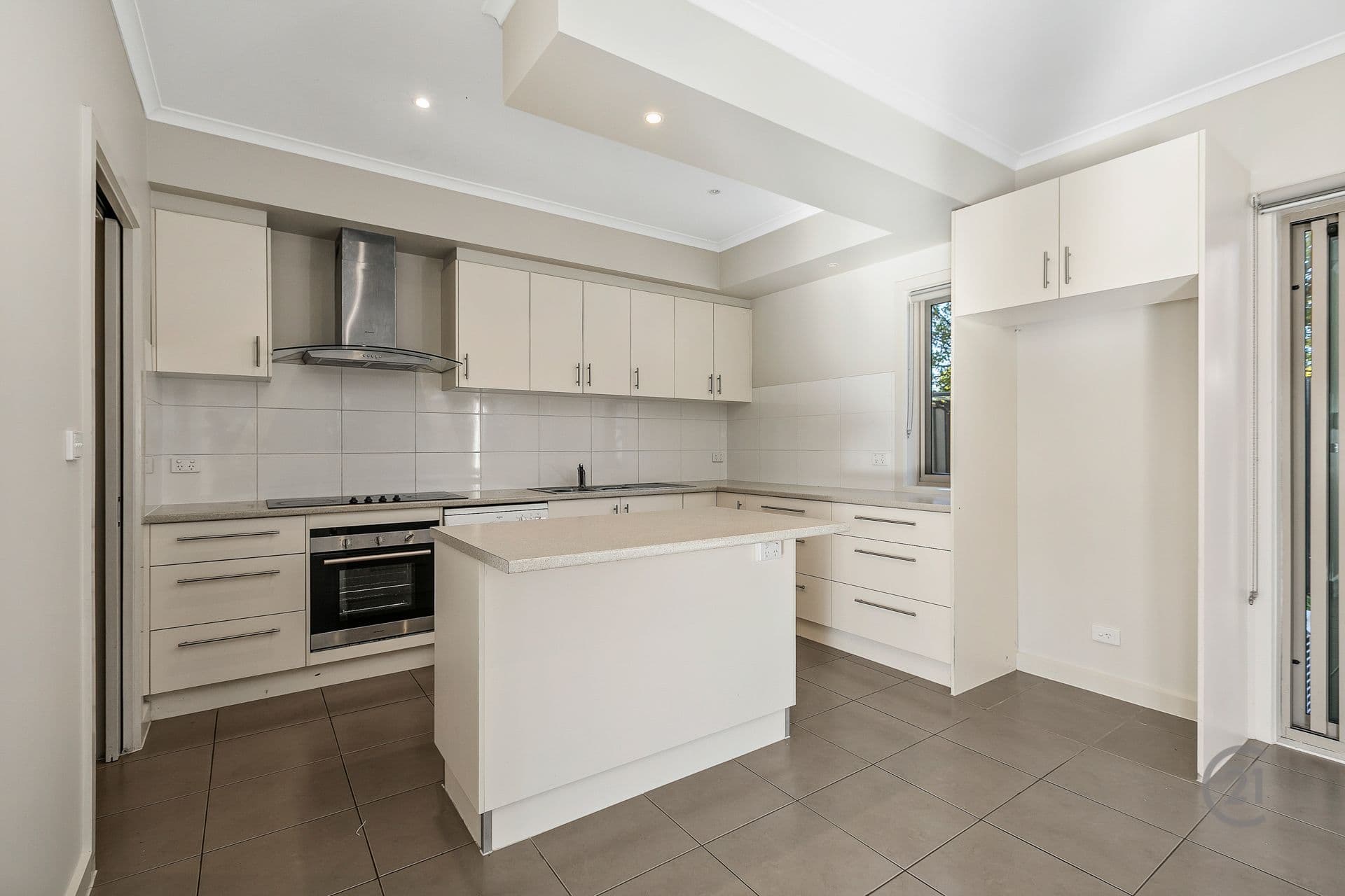 5 Glenwood Avenue, Altona, VIC, 3018, Altona - Thumbnail 2