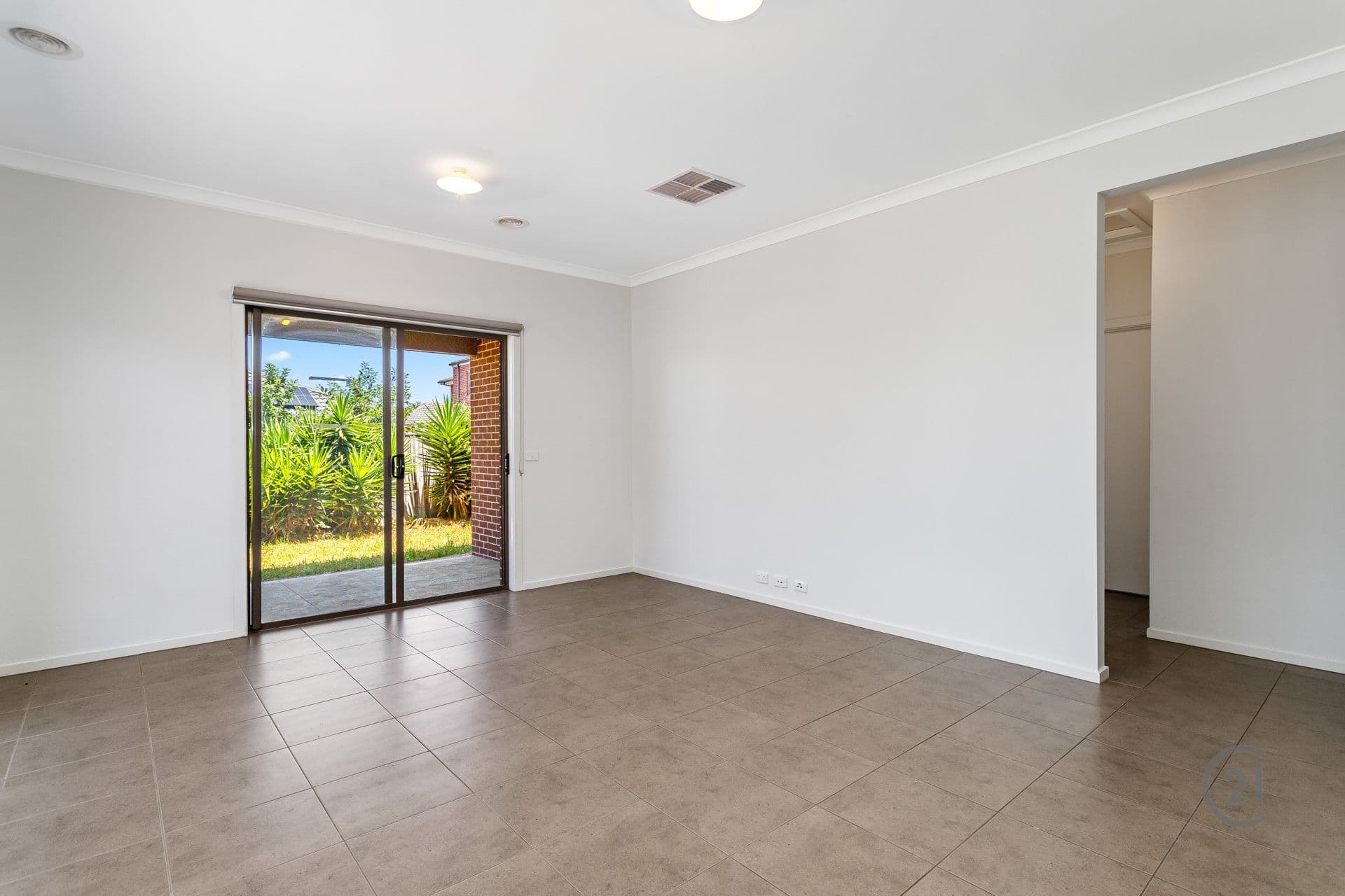 16 Chamberlain Way, Williams Landing, VIC, 3027, Williams Landing - Thumbnail 6