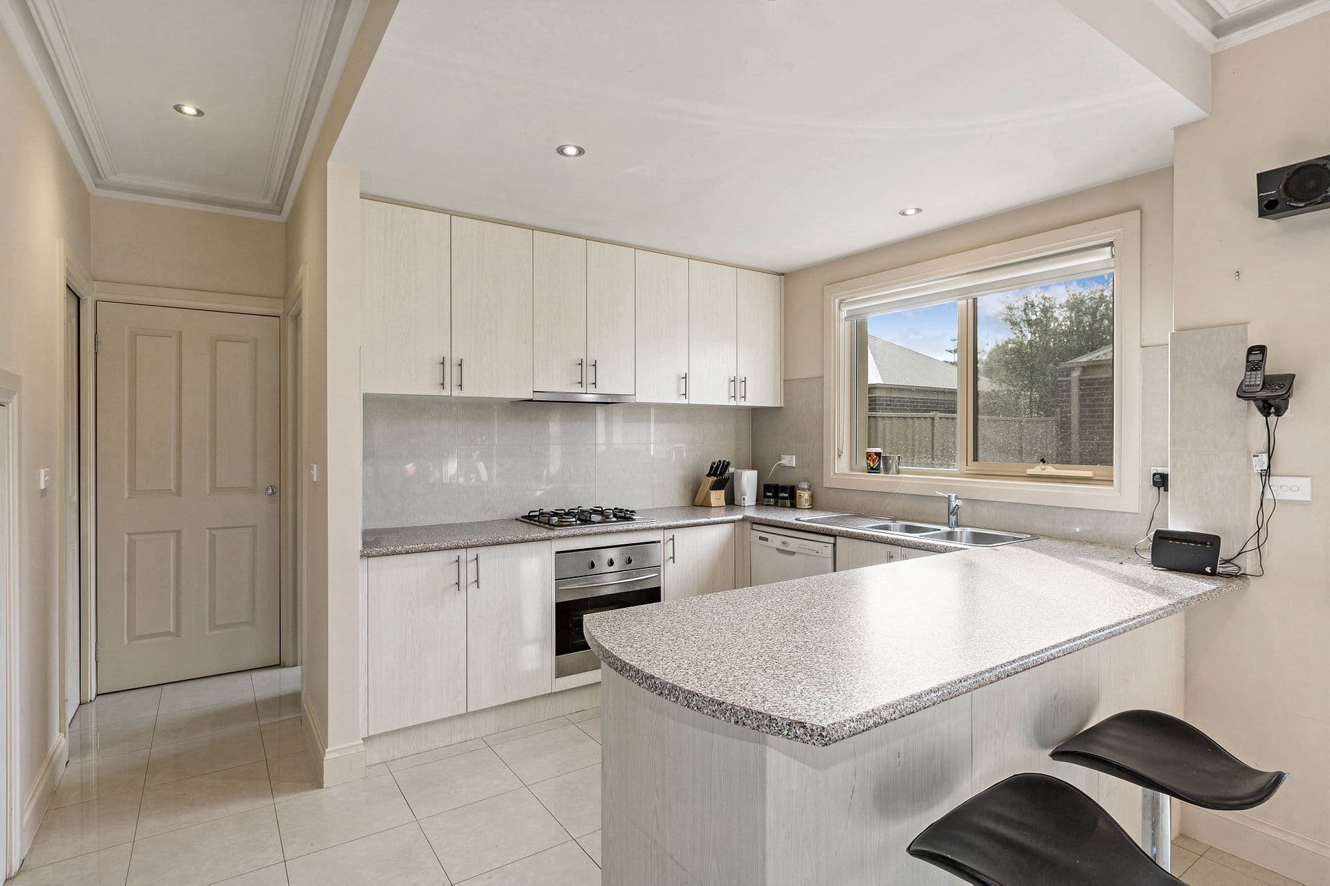 8 Shell Lane, Point Cook, VIC, 3030, Point Cook - Thumbnail 5