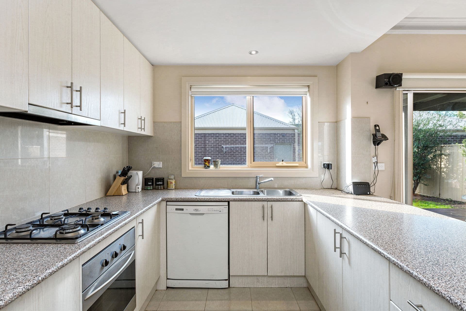 8 Shell Lane, Point Cook, VIC, 3030, Point Cook - Thumbnail 6