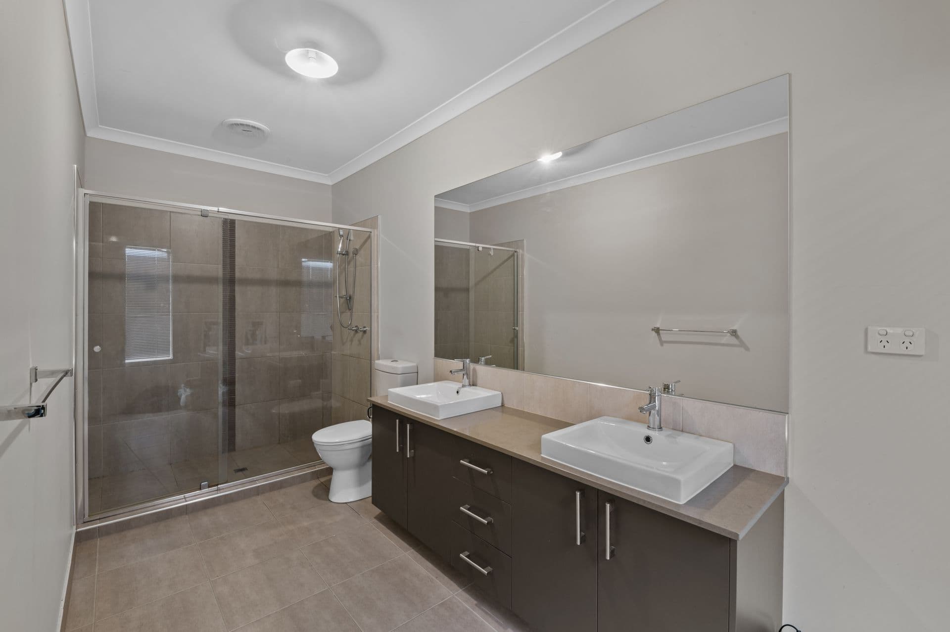5a Kirkstead Grove, Craigieburn, VIC, 3064, Craigieburn - Thumbnail 3