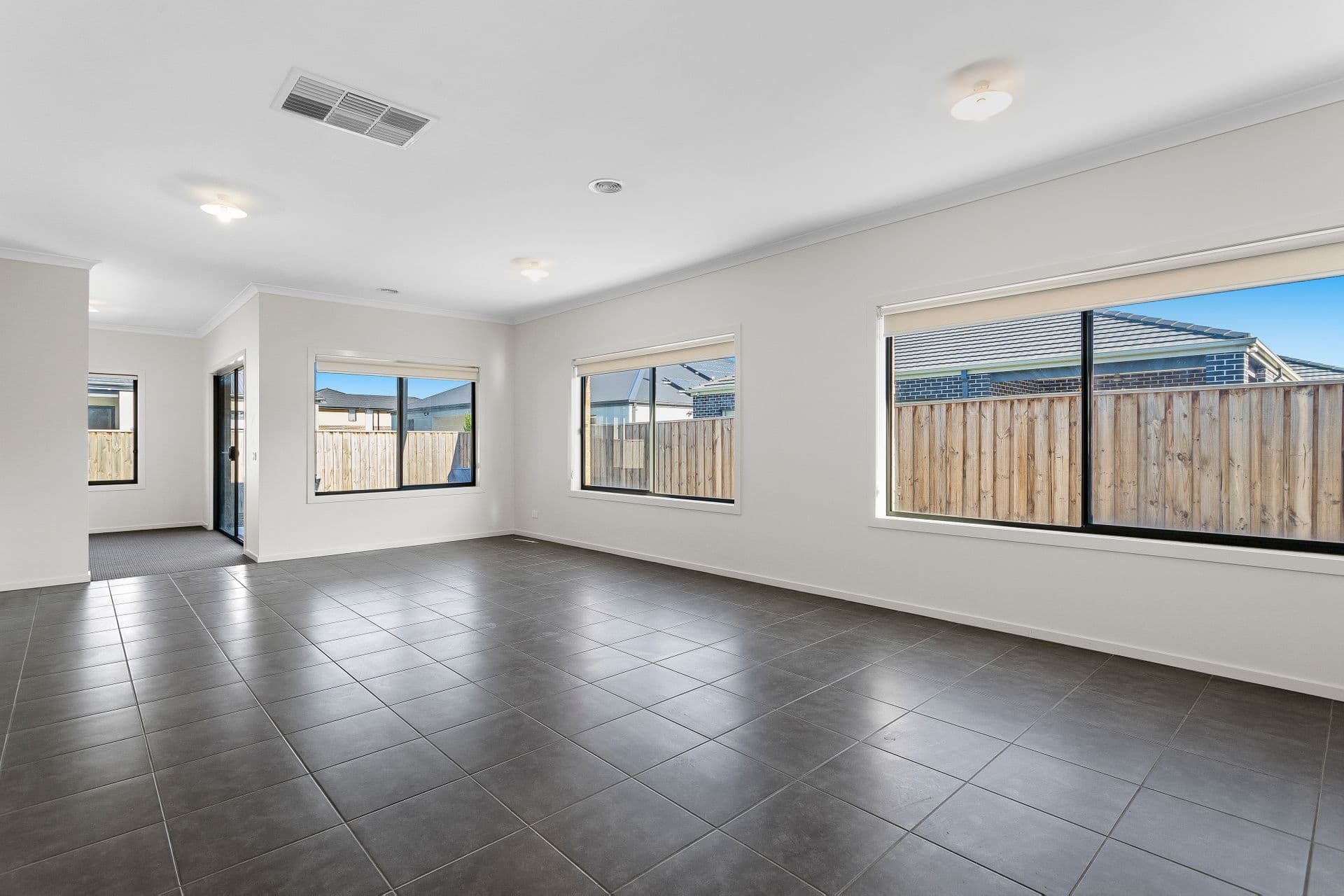 15 Bonhams Circuit, Manor Lakes, VIC, 3024, Manor Lakes - Thumbnail 4