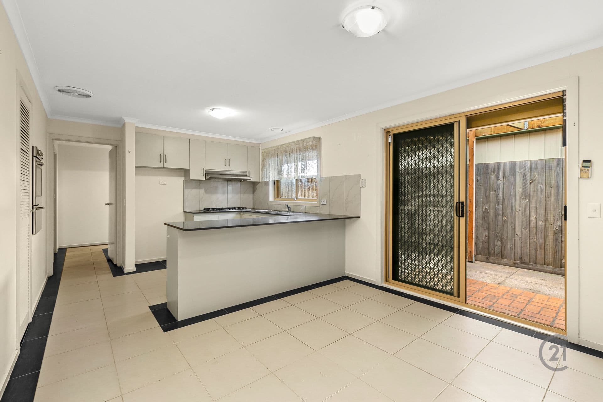 13 Newbury Street, Werribee, VIC, 3030, Werribee - Thumbnail 4