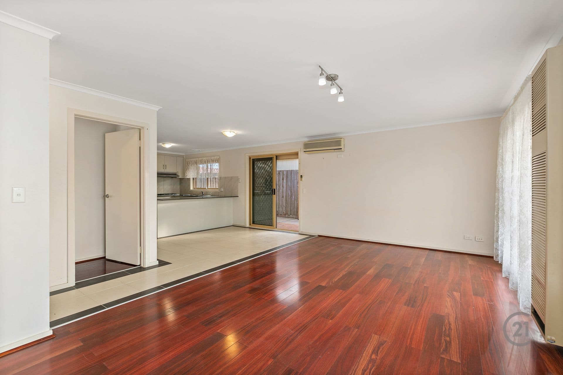 13 Newbury Street, Werribee, VIC, 3030, Werribee - Thumbnail 2
