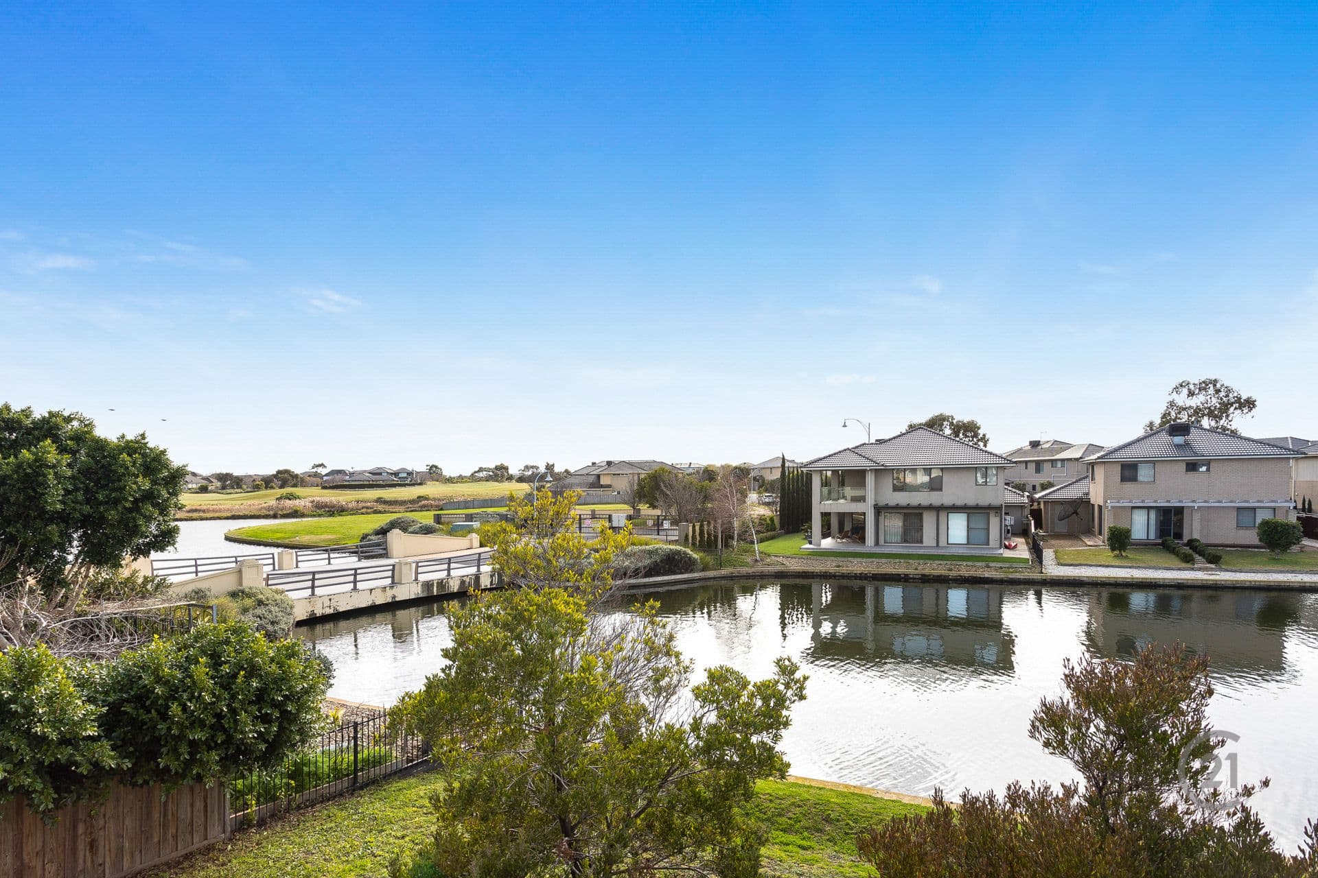 2 Watersedge Cove, Sanctuary Lakes, VIC, 3030, Point Cook - Thumbnail 2