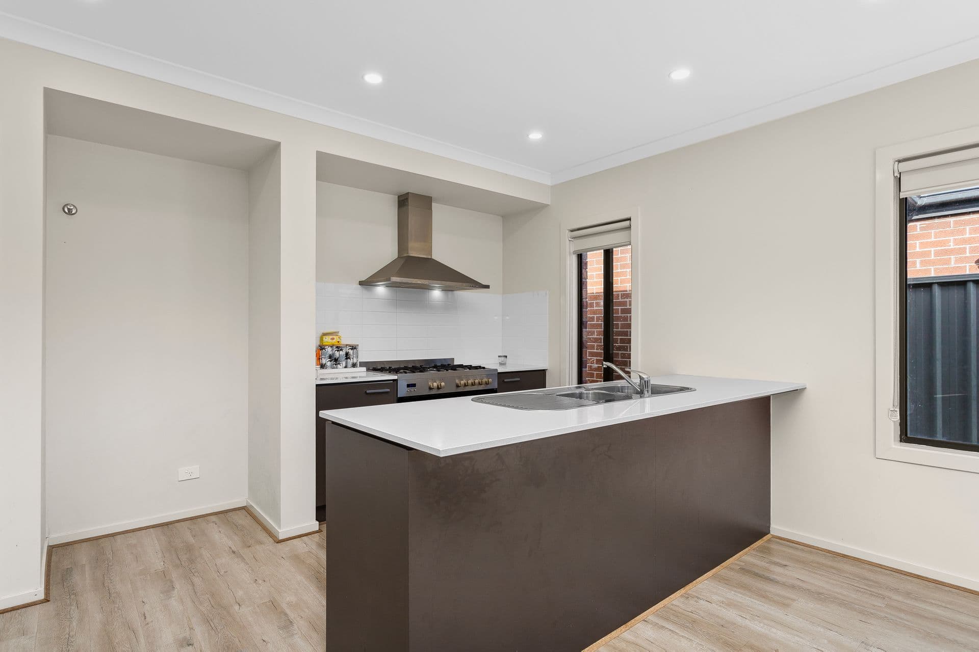 4 Rathdowne Road, Werribee, VIC, 3030, Werribee - Thumbnail 6