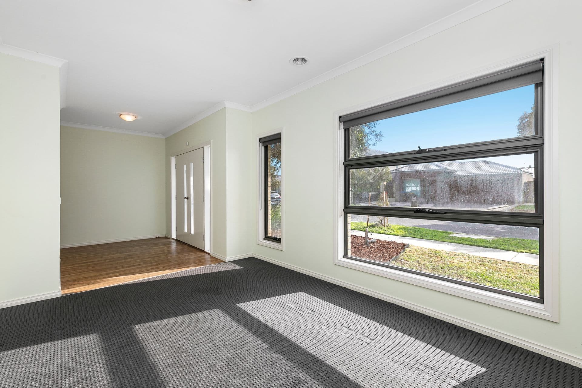 17 Halycon Street, Point Cook, VIC, 3030, Point Cook - Thumbnail 3
