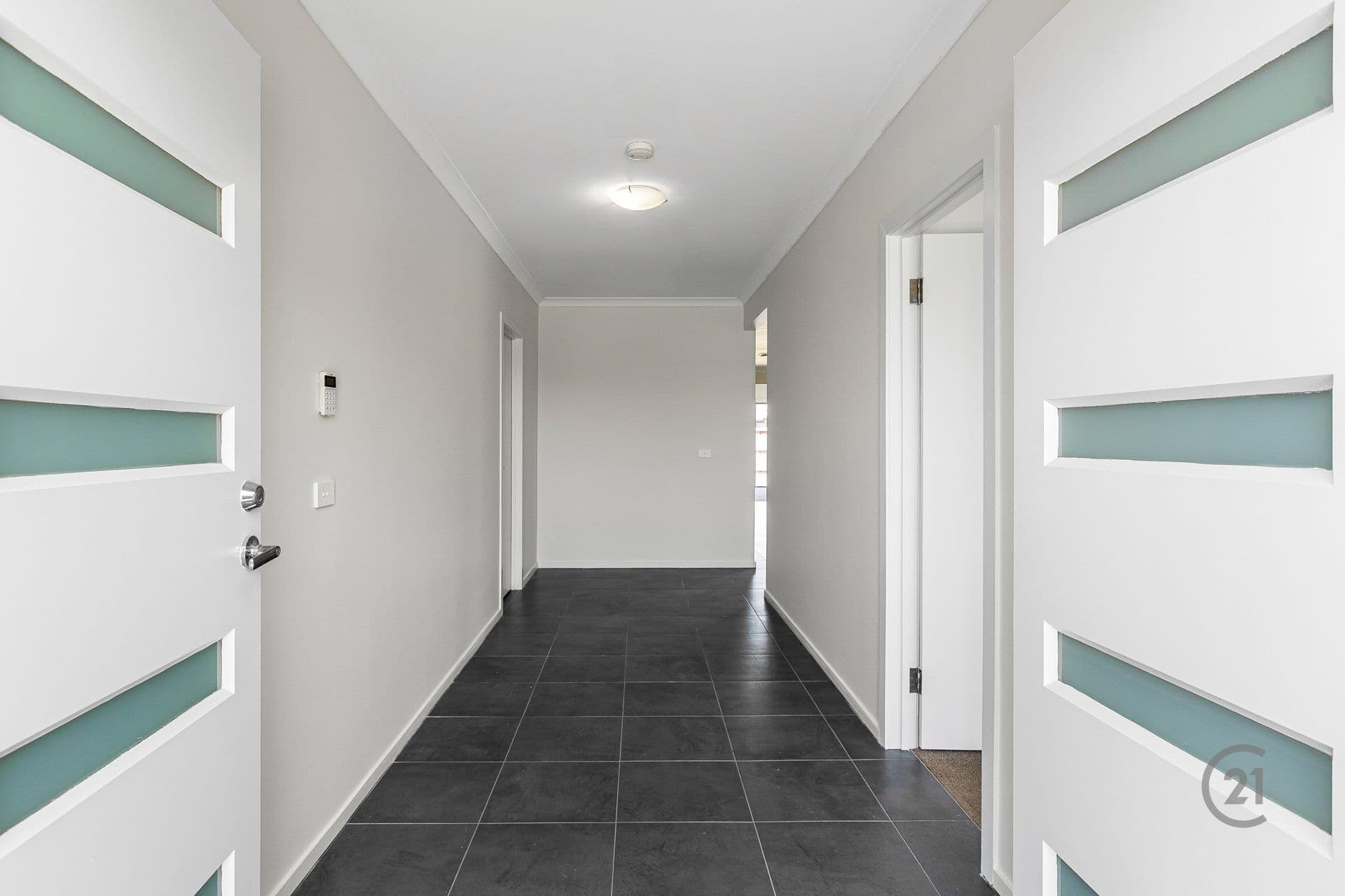 10 Ostend Crescent, Point Cook, VIC, 3030, Point Cook - Thumbnail 2
