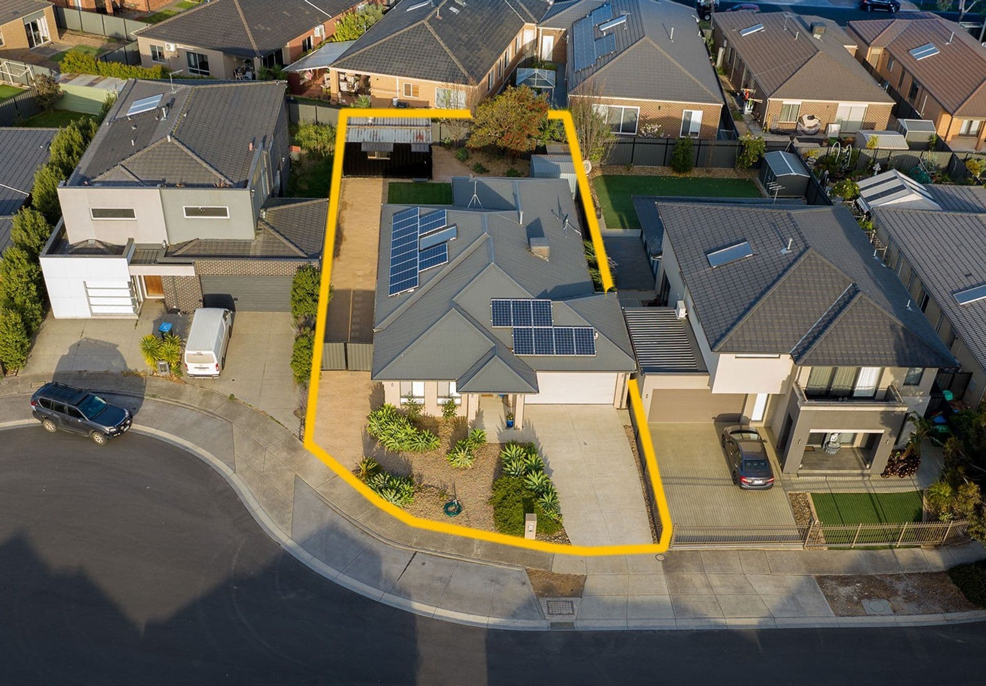 13 Duchess Court, Point Cook, VIC, 3030, Point Cook - Thumbnail 2
