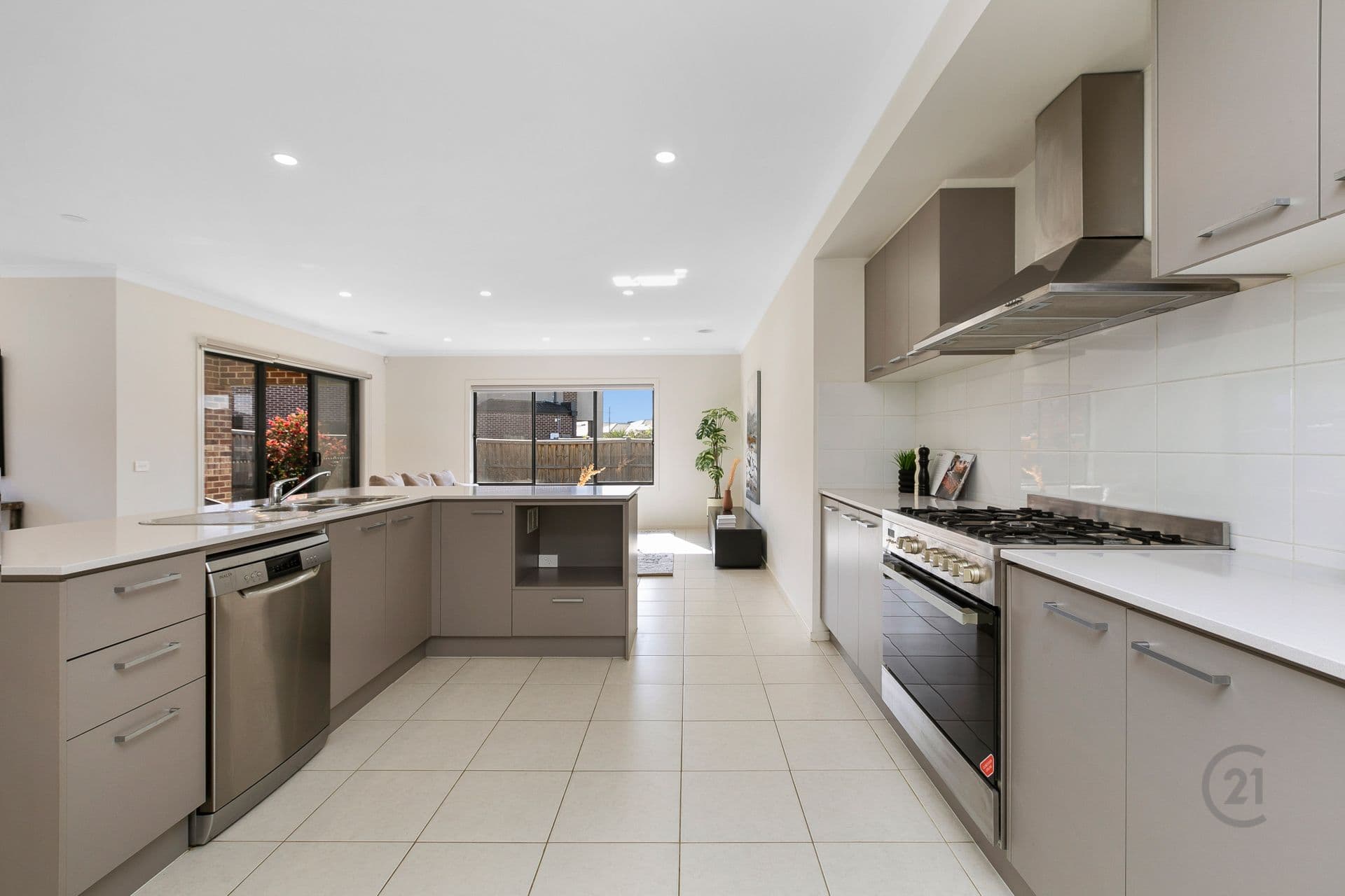 9 Whalers Street, Point Cook, VIC, 3030, Point Cook - Thumbnail 7