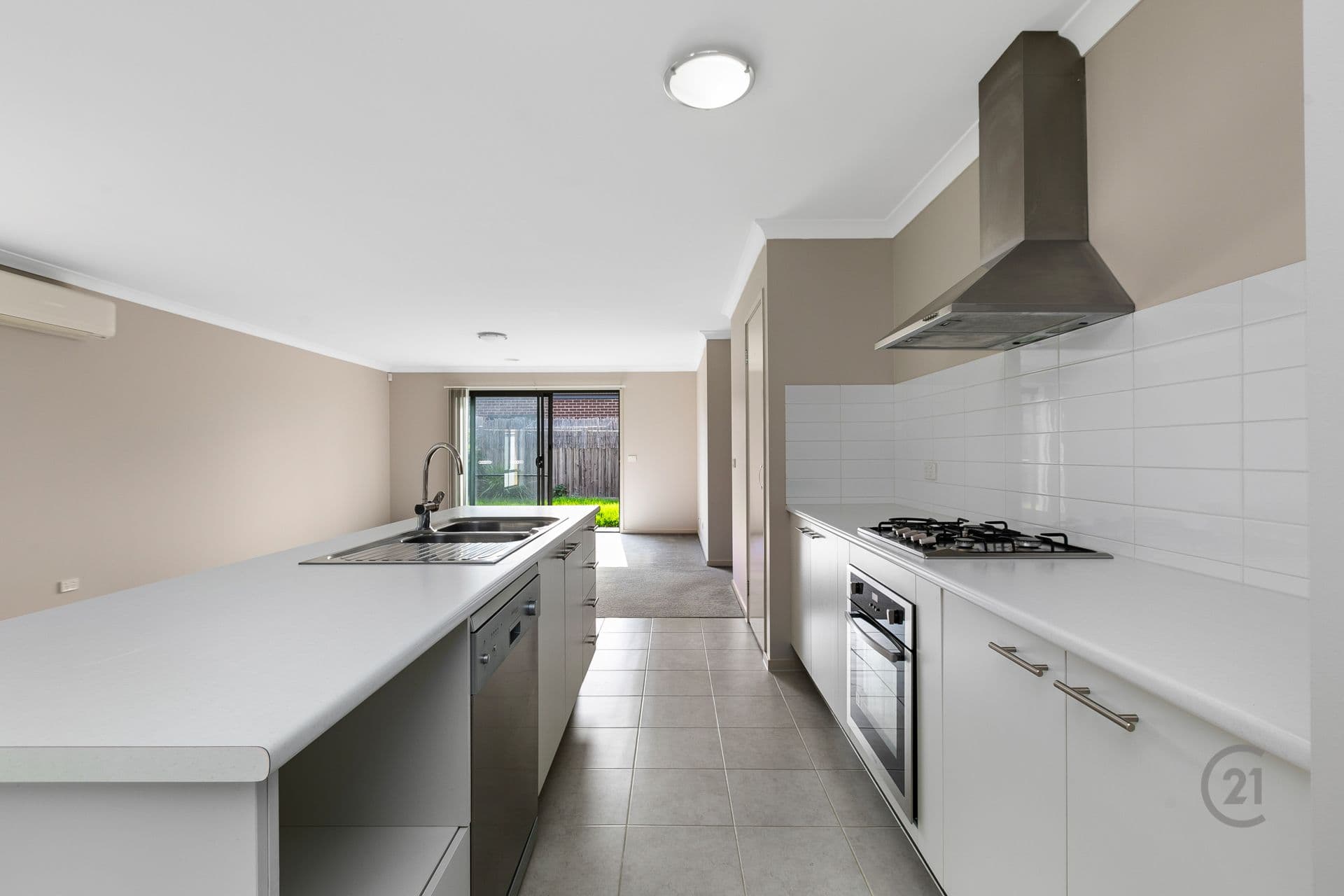 14 Solitude Crescent, Point Cook, VIC, 3030, Point Cook - Thumbnail 2