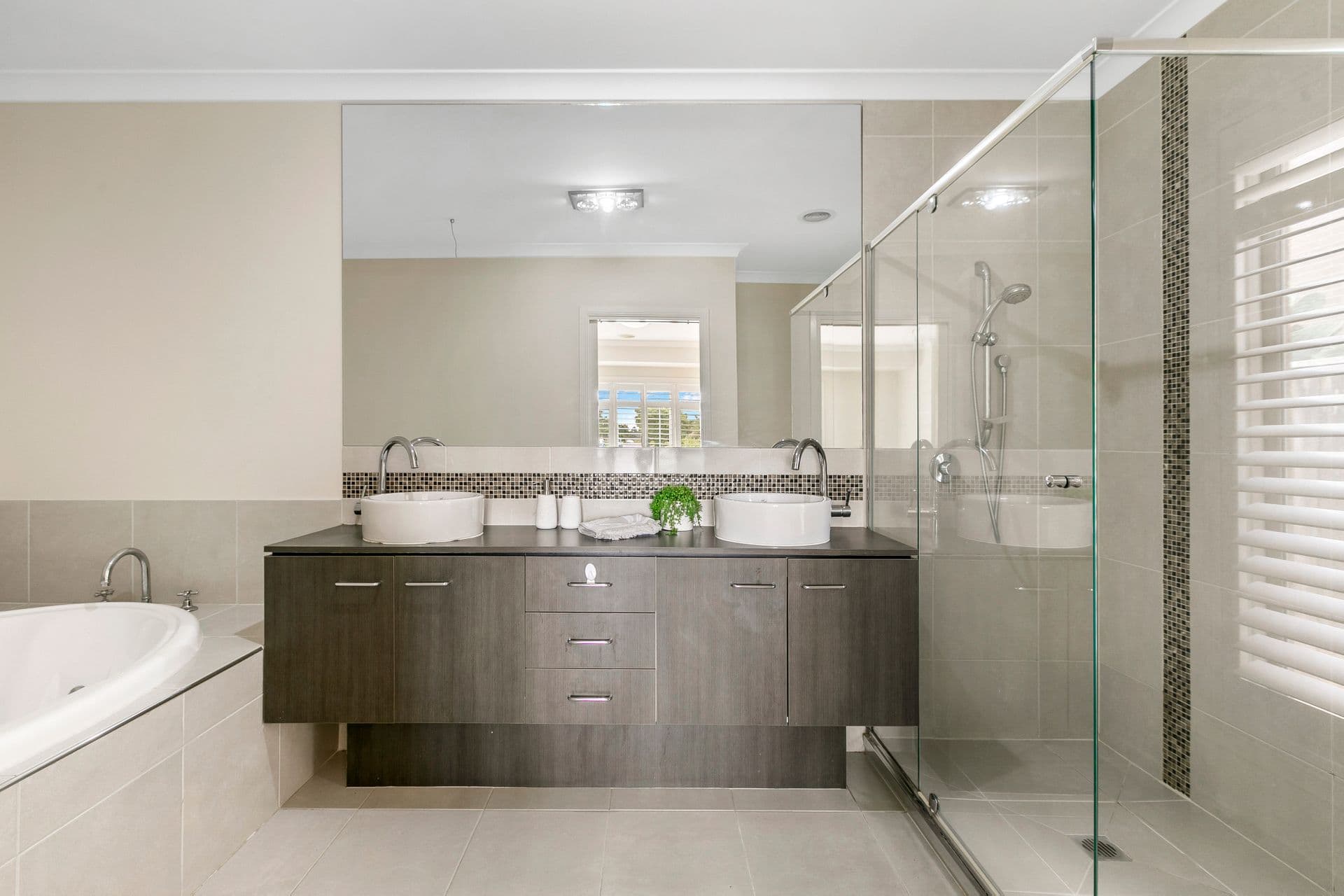 8 Yellowbox Drive, Point Cook, VIC, 3030, Point Cook - Thumbnail 4