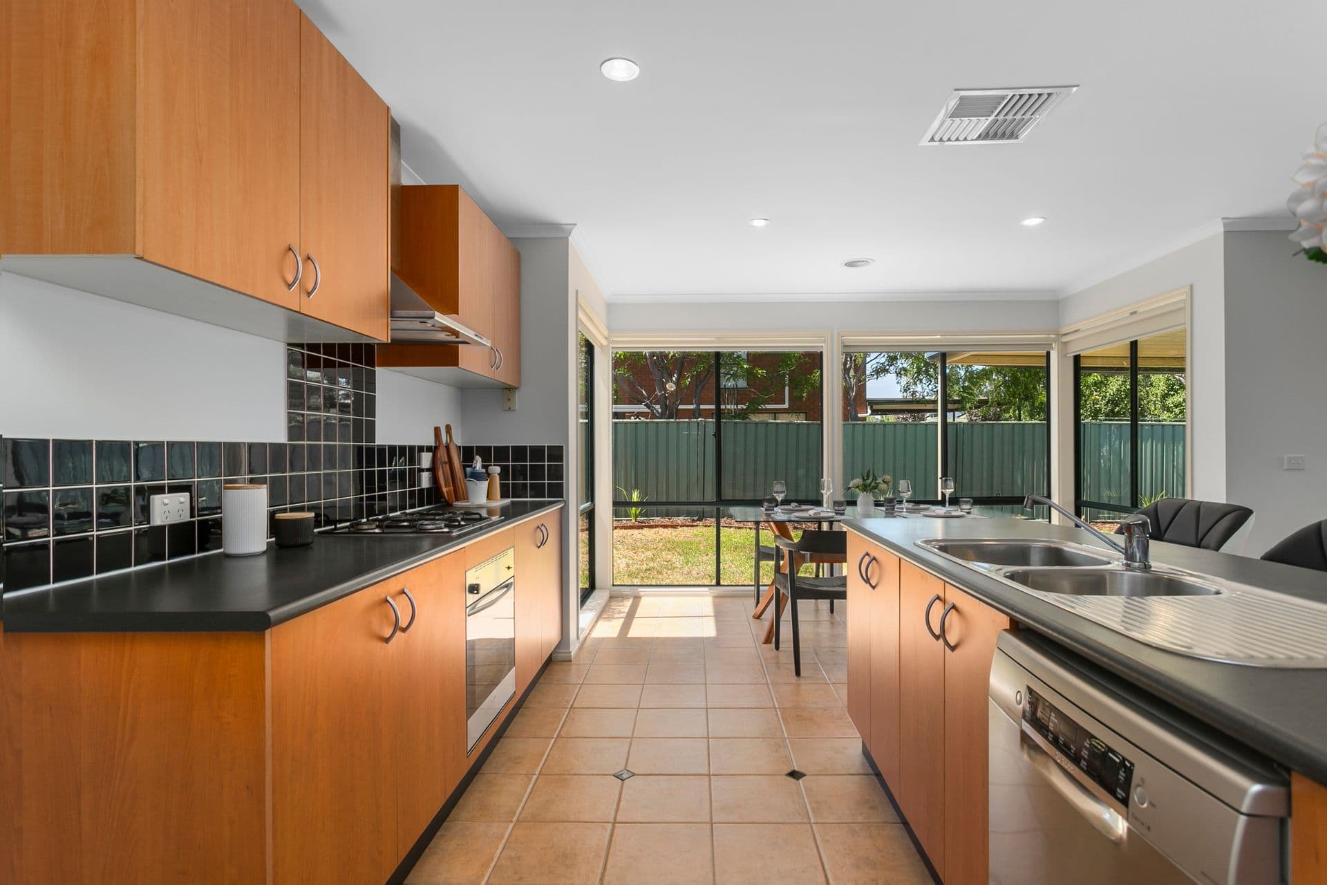 19 Livorno Lane, Point Cook, VIC, 3030, Point Cook - Thumbnail 3