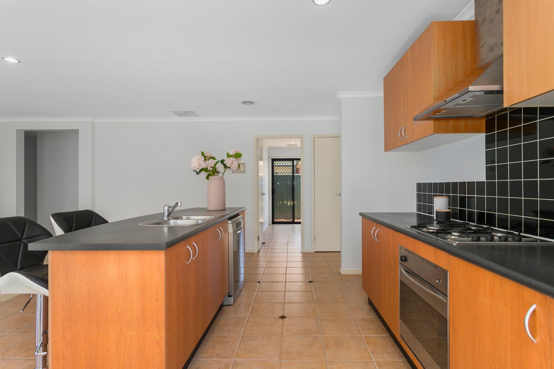 19 Livorno Lane, Point Cook, VIC, 3030, Point Cook - Thumbnail 8