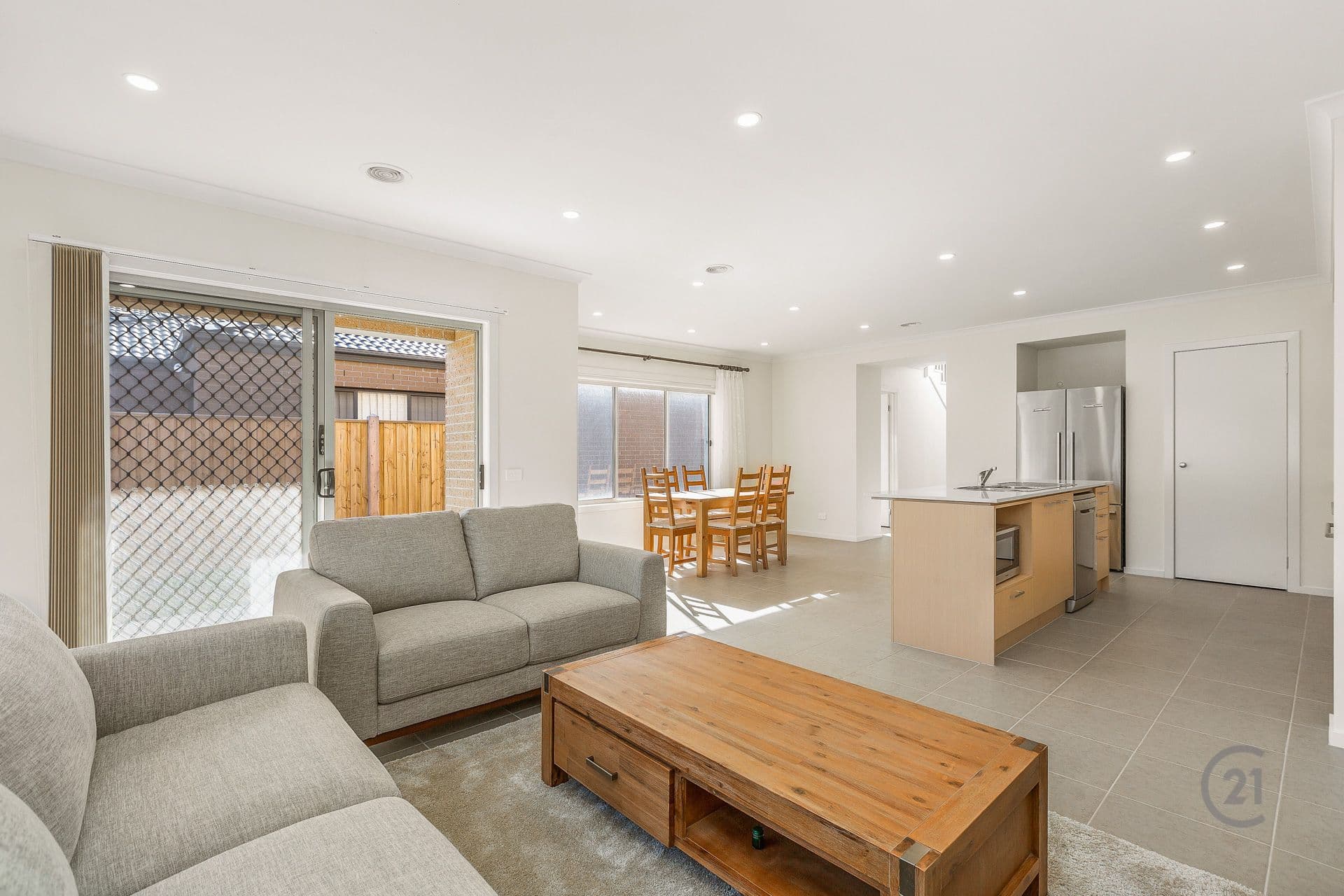 6 Hutchence Drive, Point Cook, VIC, 3030, Point Cook - Thumbnail 2