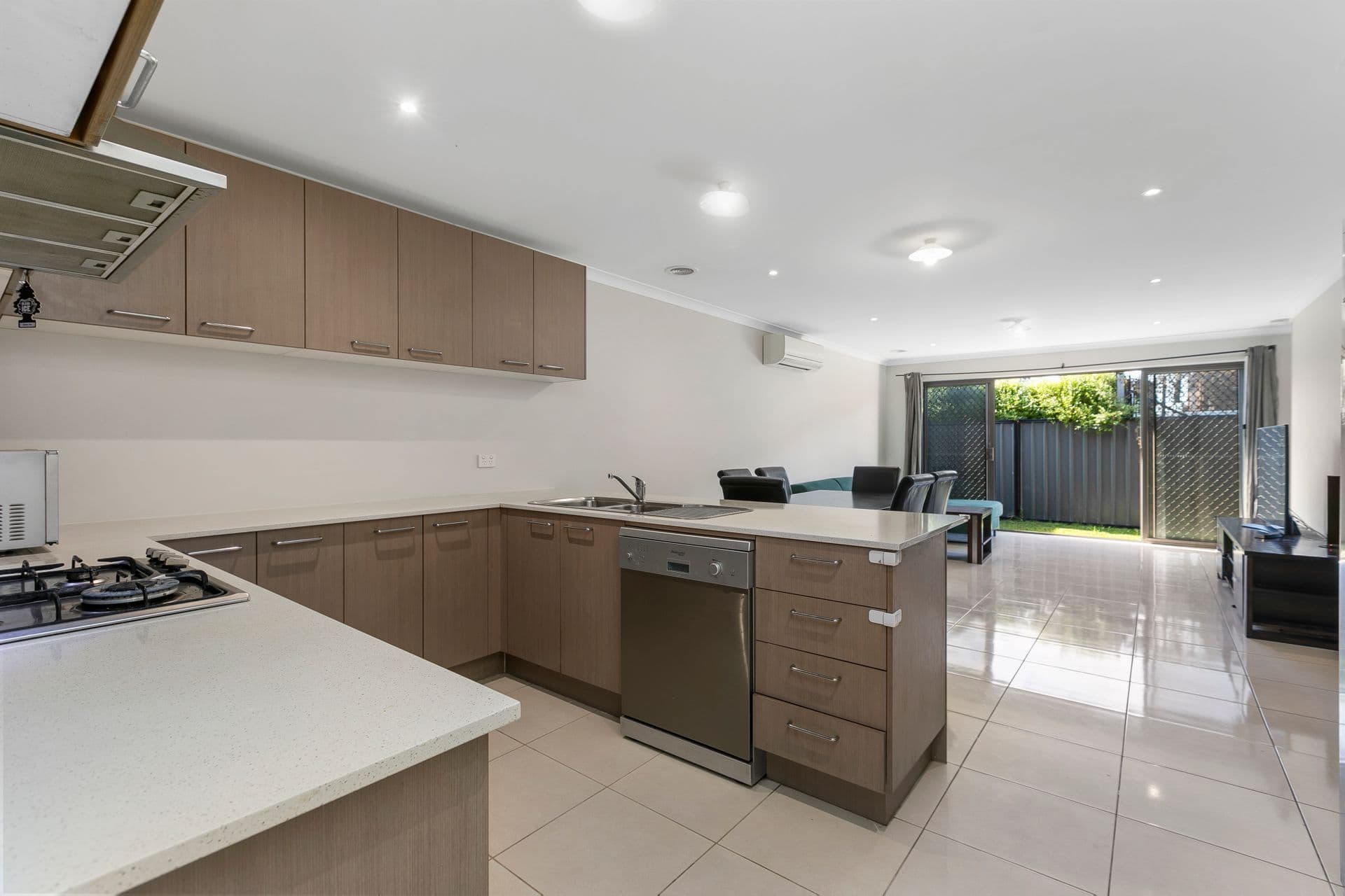 8 Silverbush Way, Truganina, VIC, 3029, Truganina - Thumbnail 5