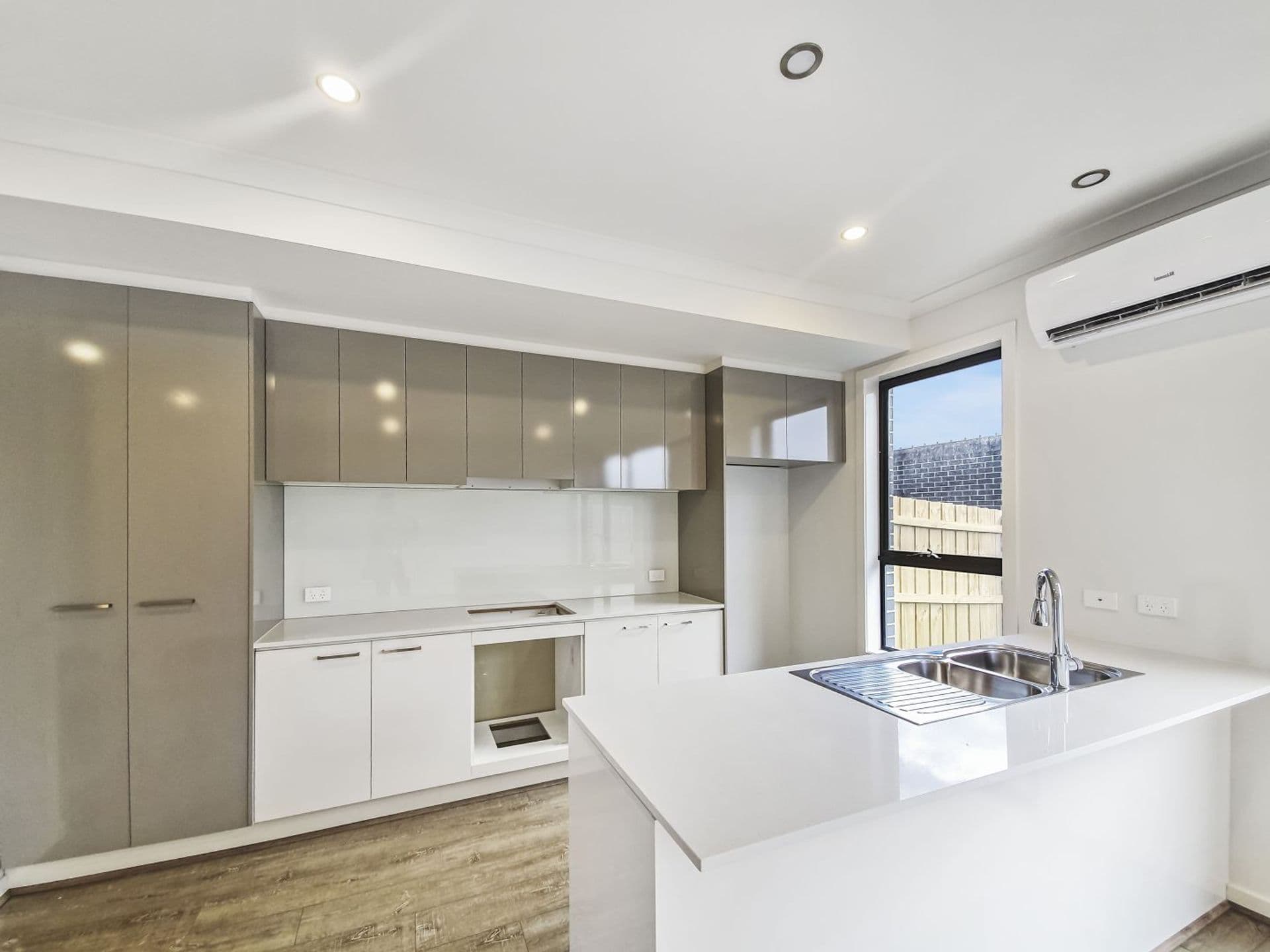 27 Gershwin Crescent, Point Cook, VIC, 3030, Point Cook - Thumbnail 2