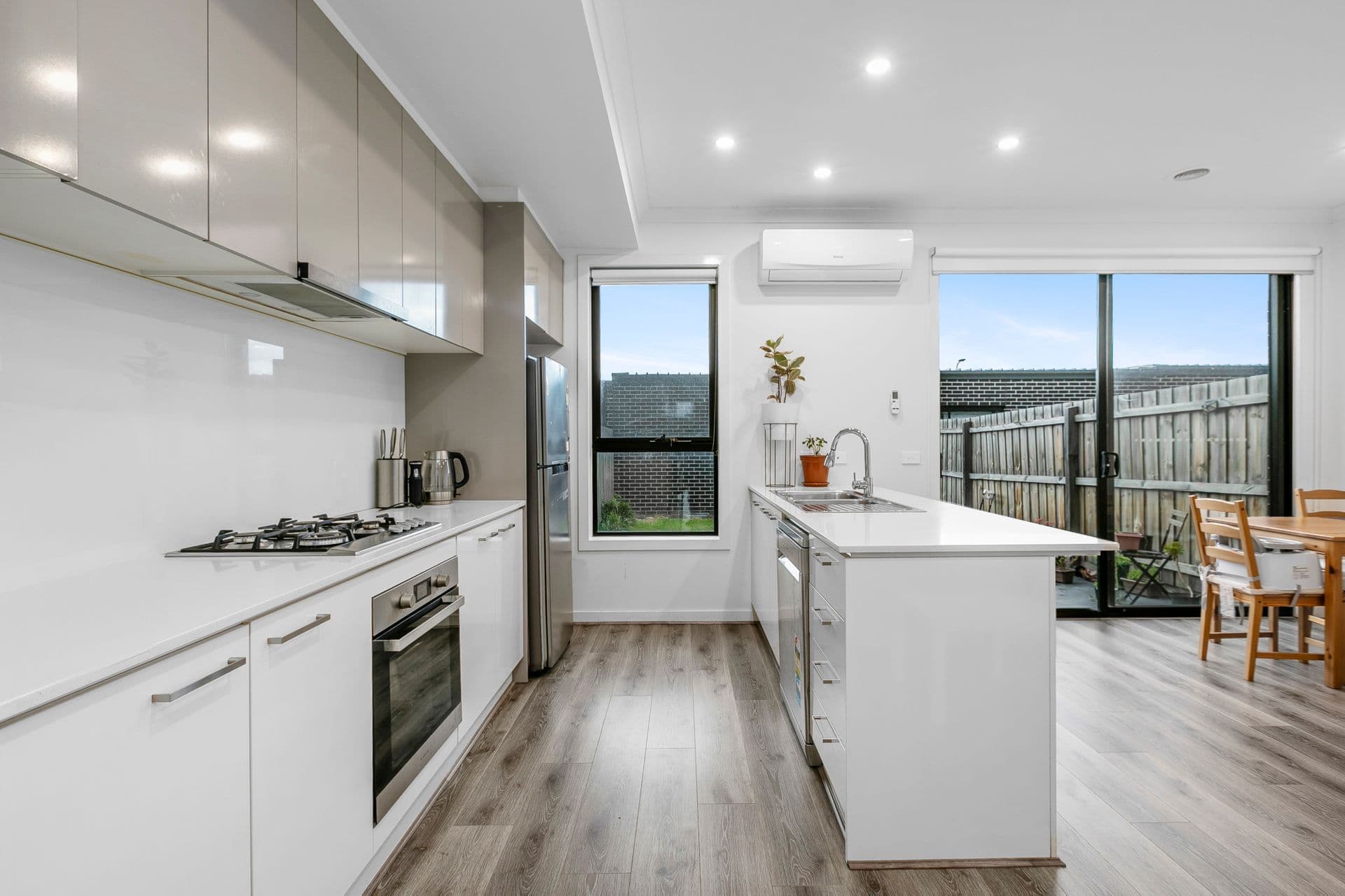 8 Lenox Walk, Point Cook, VIC, 3030, Point Cook - Thumbnail 5