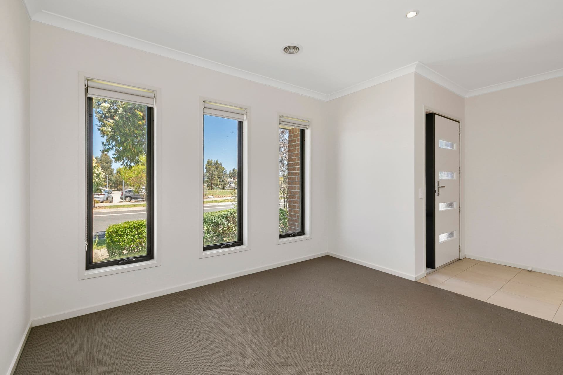 14 Winterberry Road, Point Cook, VIC, 3030, Point Cook - Thumbnail 2