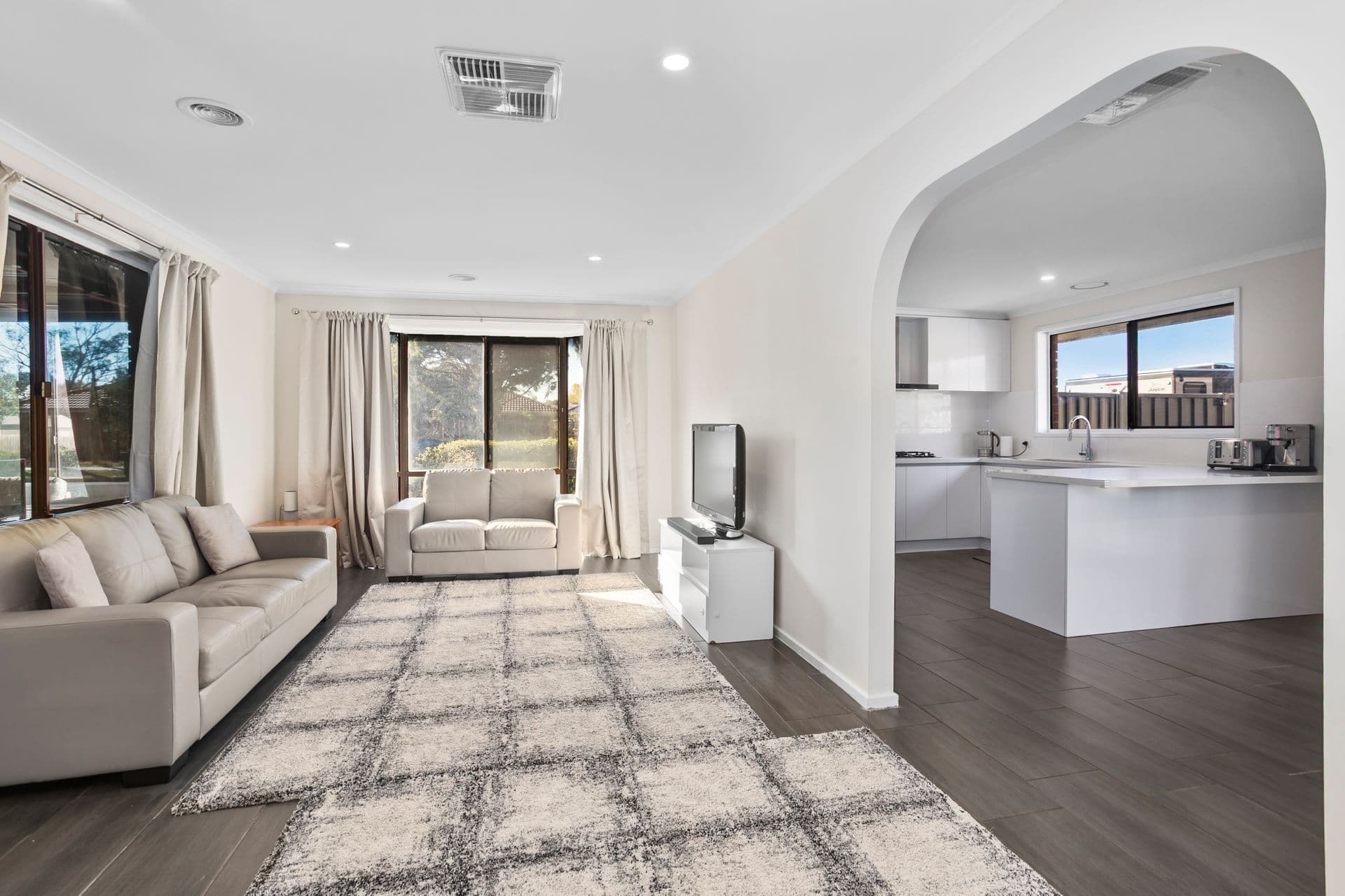 31 Flinders Crescent, Wyndham Vale, VIC, 3024, Wyndham Vale - Thumbnail 2