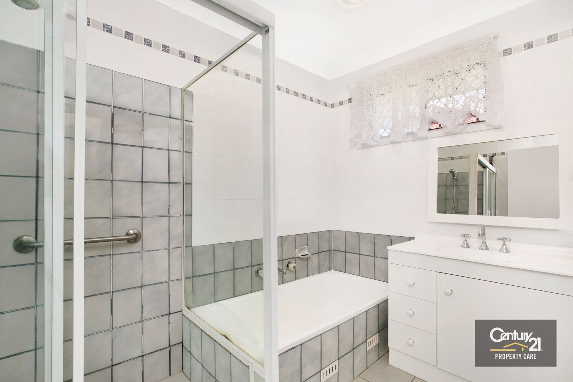 21  Cochrane St, Minto, NSW, 2566, Minto - Thumbnail 4