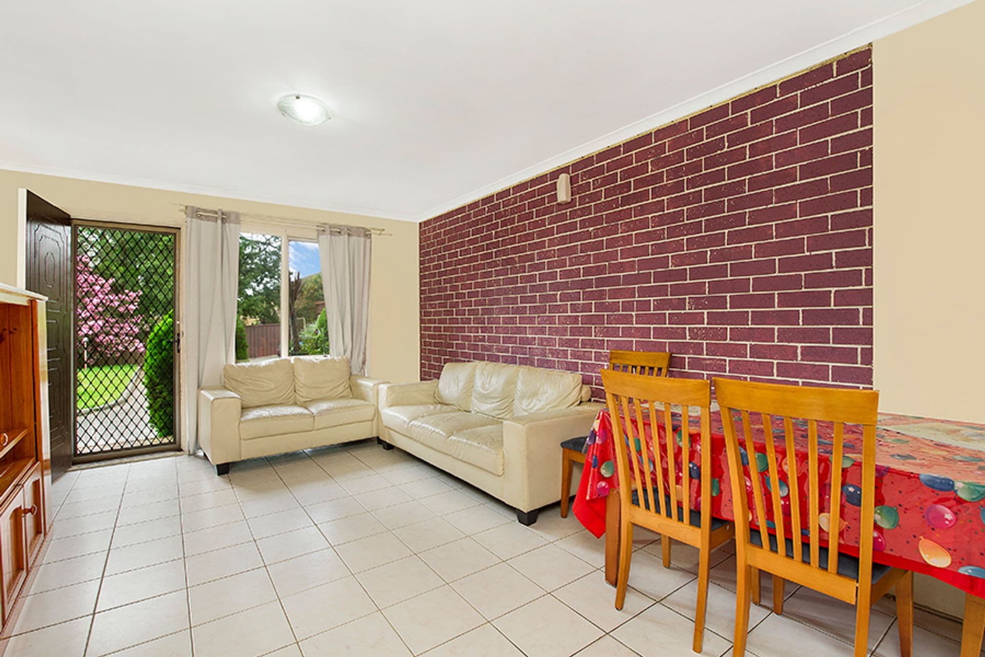 2/3 Daru Pl, Glenfield, NSW, 2167, Glenfield - Thumbnail 2