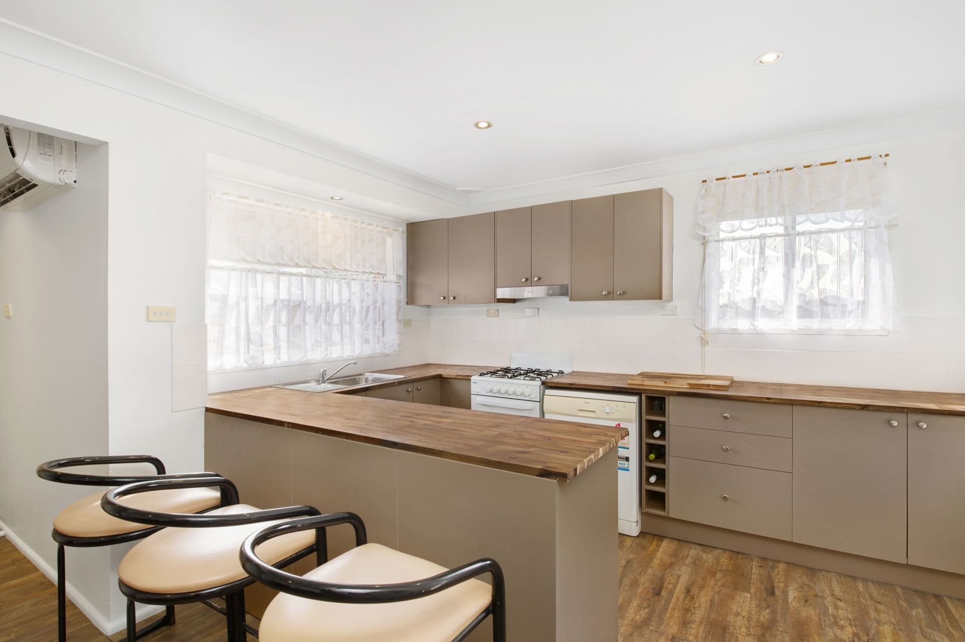 1 Ford Place, Ingleburn, NSW, 2565, Ingleburn - Thumbnail 5
