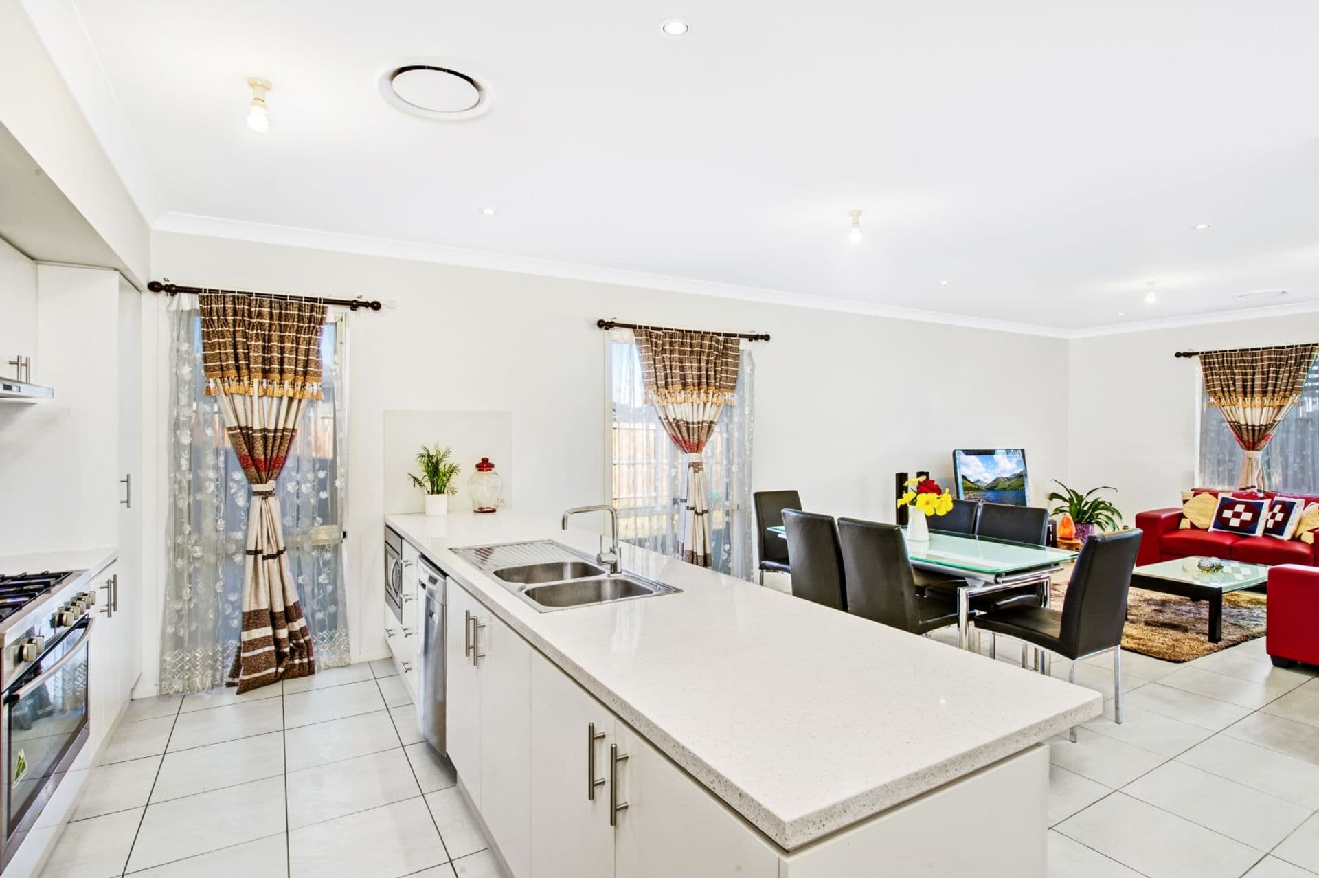 16 Bartle Ave, Minto, NSW, 2566, Minto - Thumbnail 8