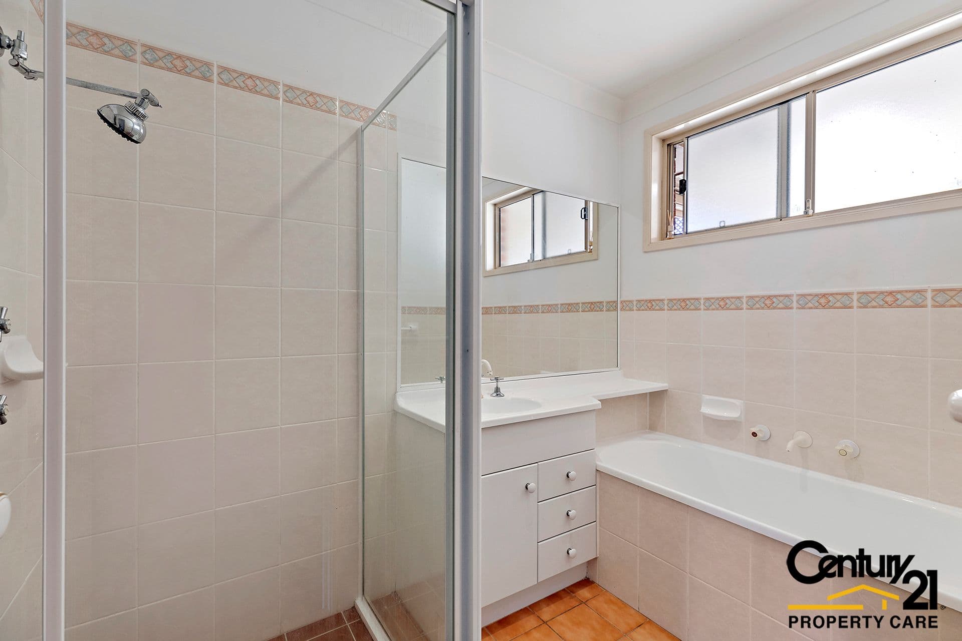 25 Norman Dunlop Cct, Minto, NSW, 2566, Minto - Thumbnail 3