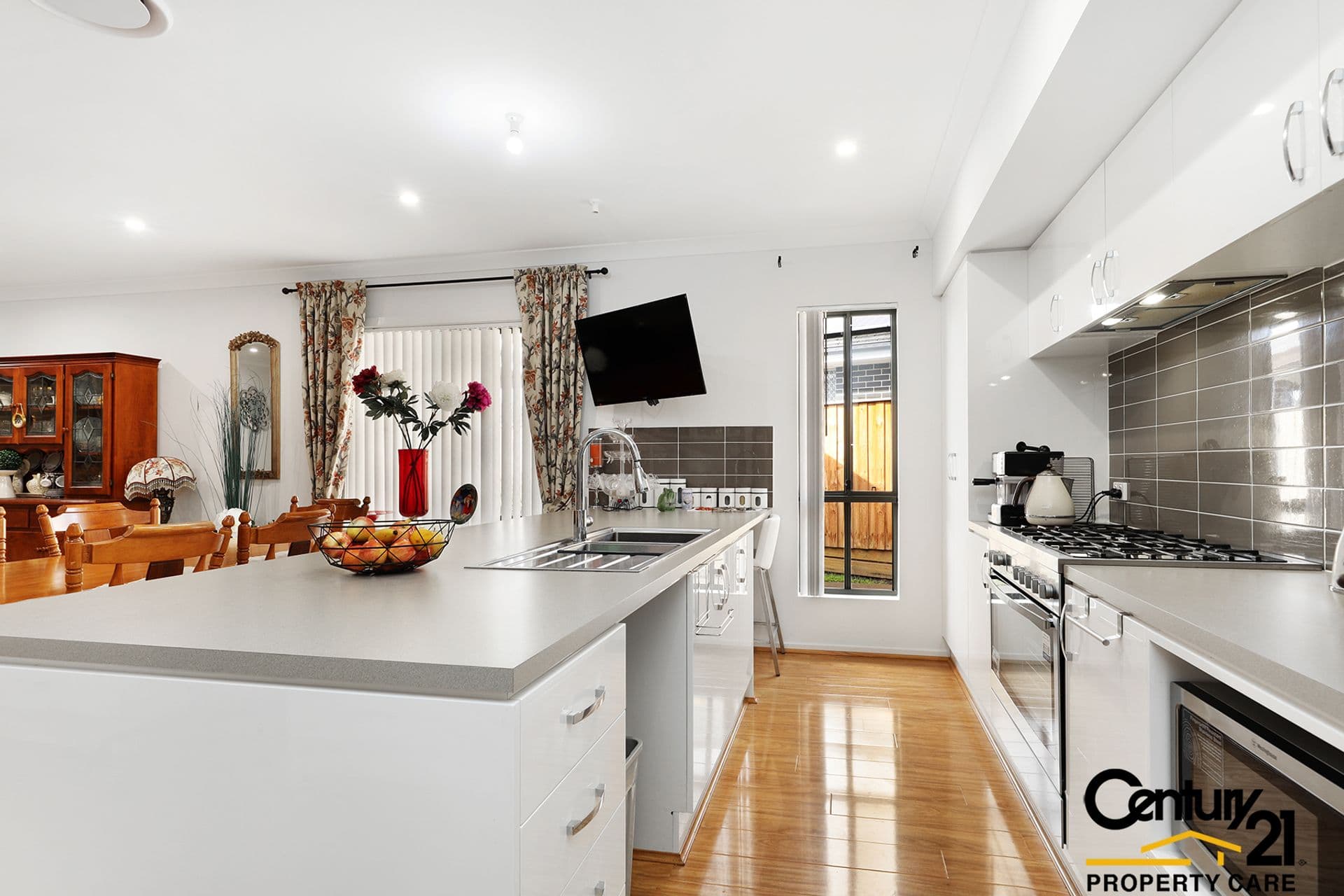 16 Cradle Ave, Minto, NSW, 2566, Minto - Thumbnail 3