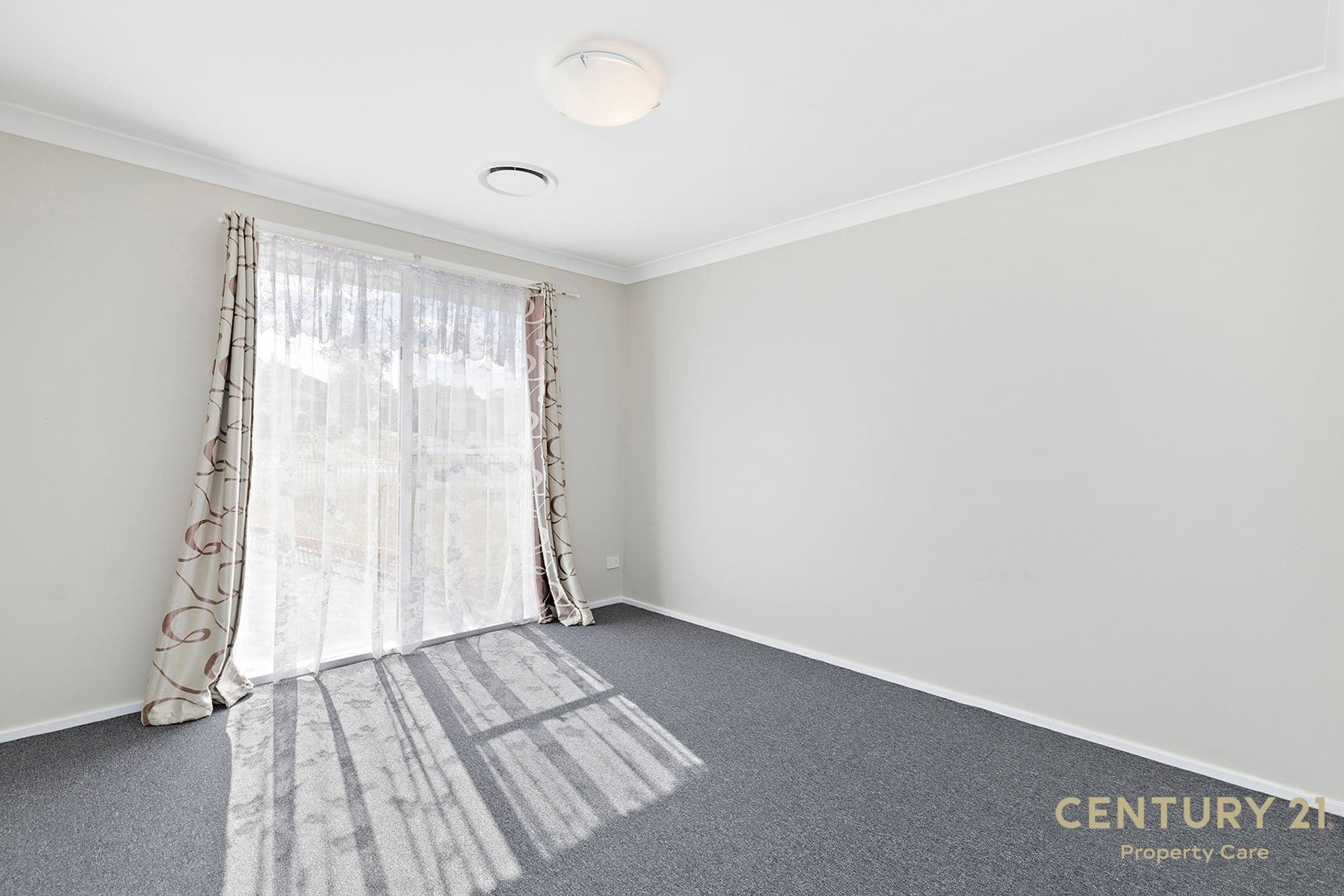 10 Campbell Close, Minto, NSW, 2566, Minto - Thumbnail 6