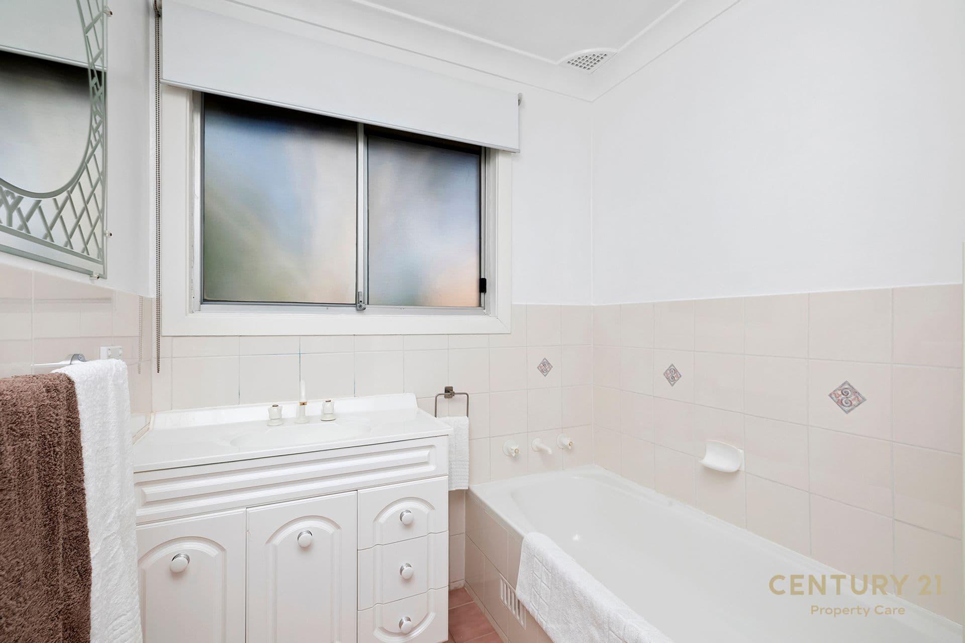 6/25 Surrey St, Minto, NSW, 2566, Minto - Thumbnail 3