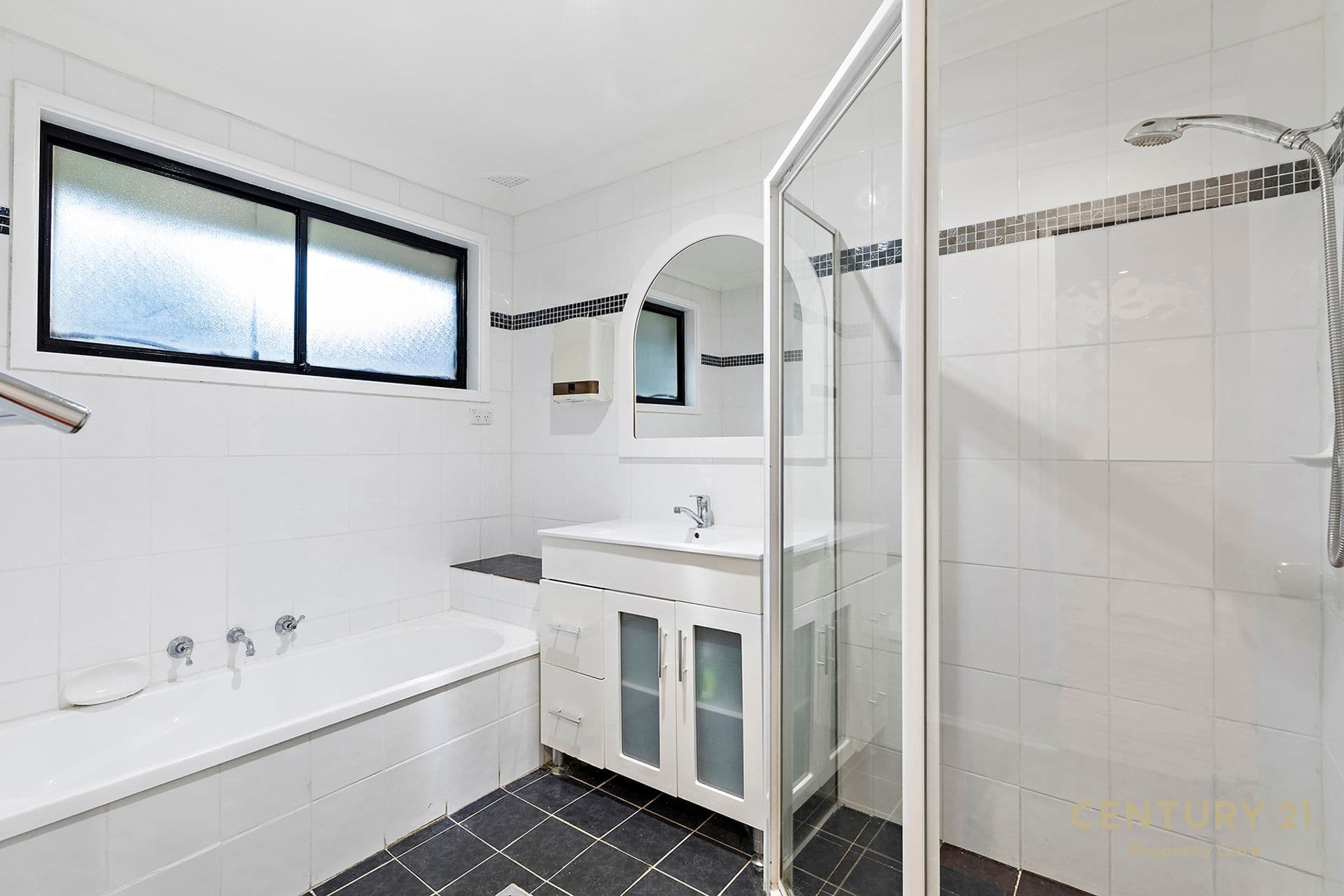 7 Ohlfsen Rd, Minto, NSW, 2566, Minto - Thumbnail 4