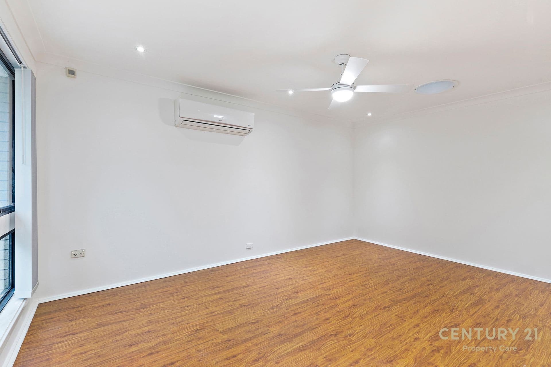 7 Ohlfsen Rd, Minto, NSW, 2566, Minto - Thumbnail 7