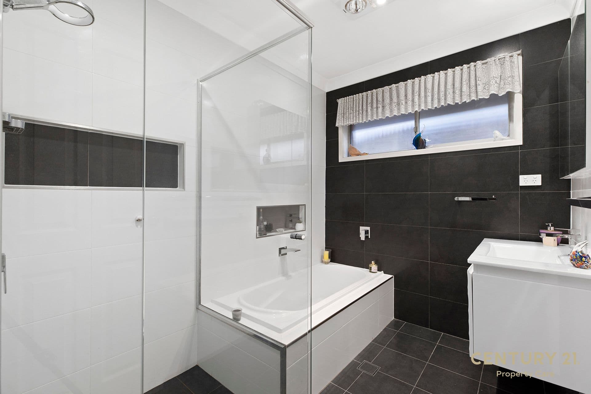 4 Wyangala Cres, Leumeah, NSW, 2560, Leumeah - Thumbnail 5