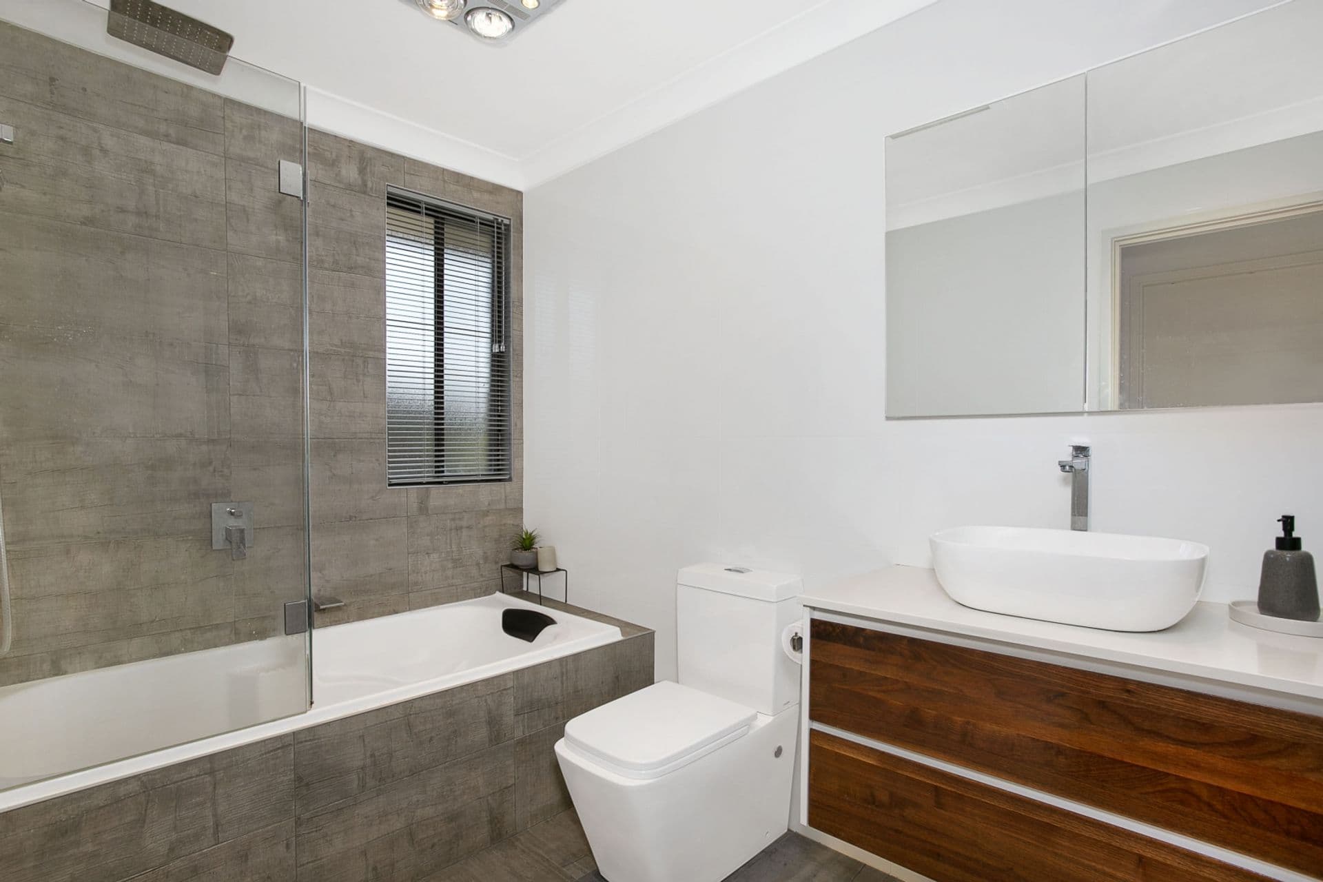 7 Rushes Place, Minto, NSW, 2566, Minto - Thumbnail 6