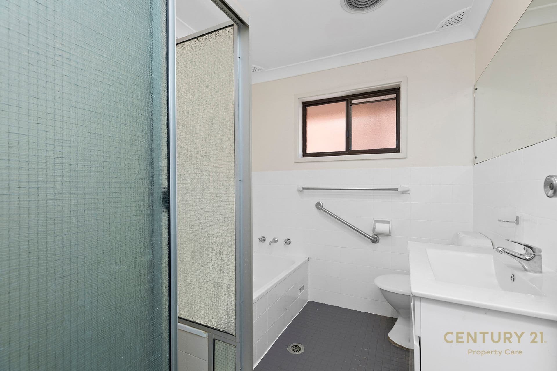 5/2 Alderney St, Minto, NSW, 2566, Minto - Thumbnail 5
