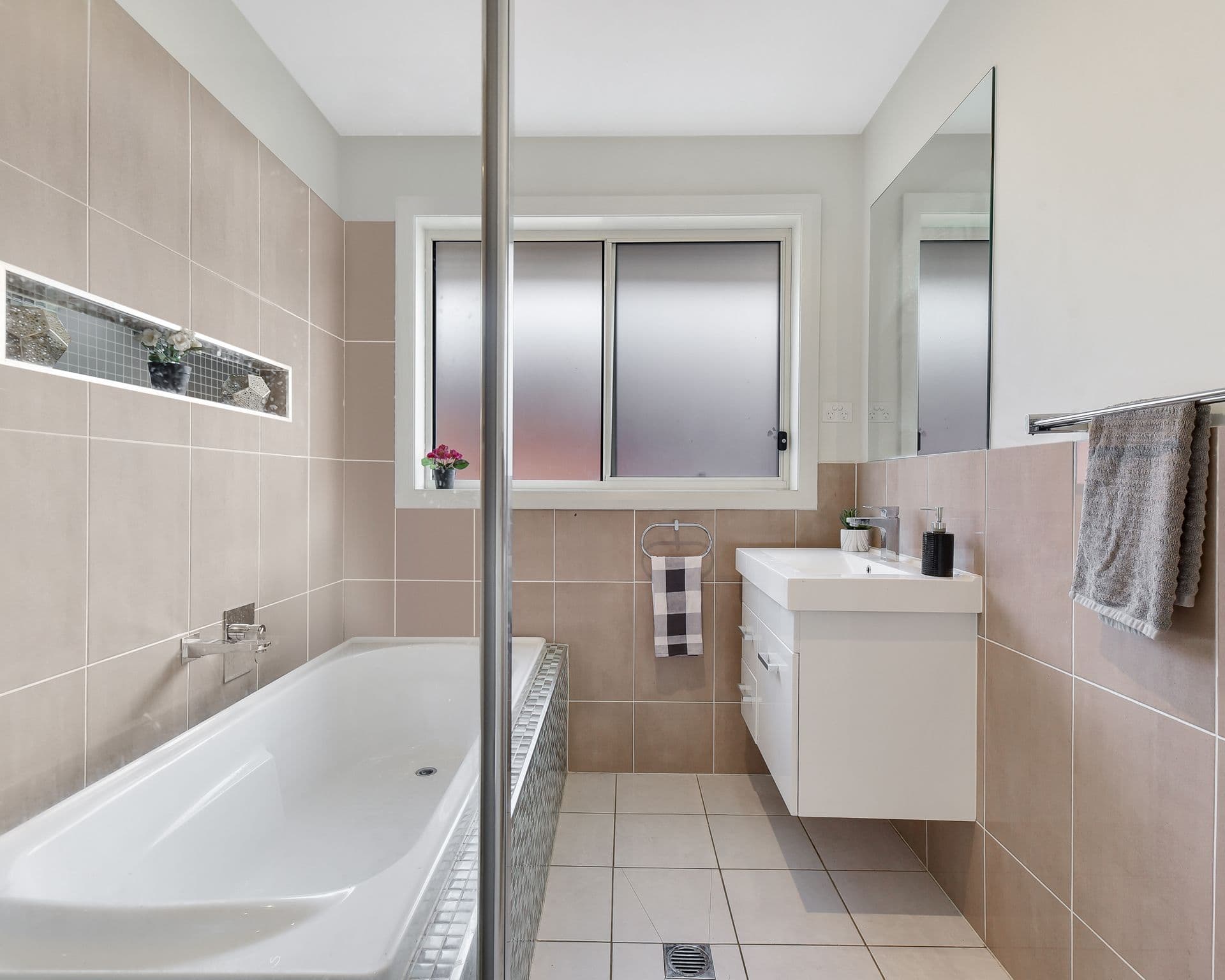 66 Elizabeth Mcrae Avenue, Minto, NSW, 2566, Minto - Thumbnail 3