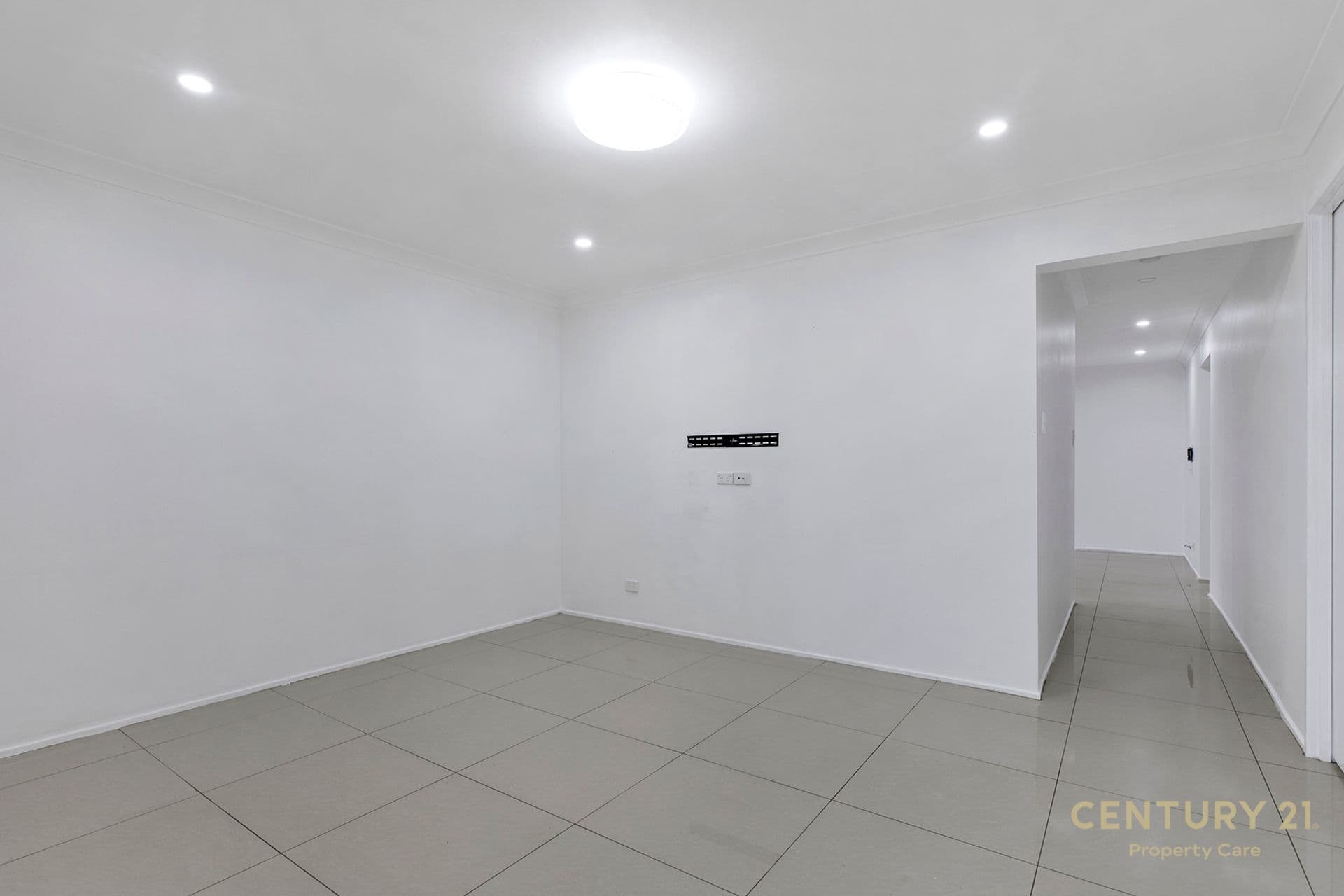 22 Norman Dunlop Cres, Minto, NSW, 2566, Minto - Thumbnail 4