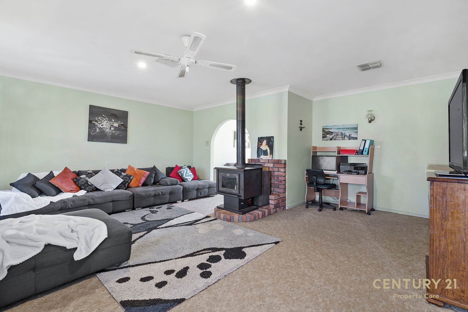 104 Oxford Rd, Ingleburn, NSW, 2565, Ingleburn - Thumbnail 3