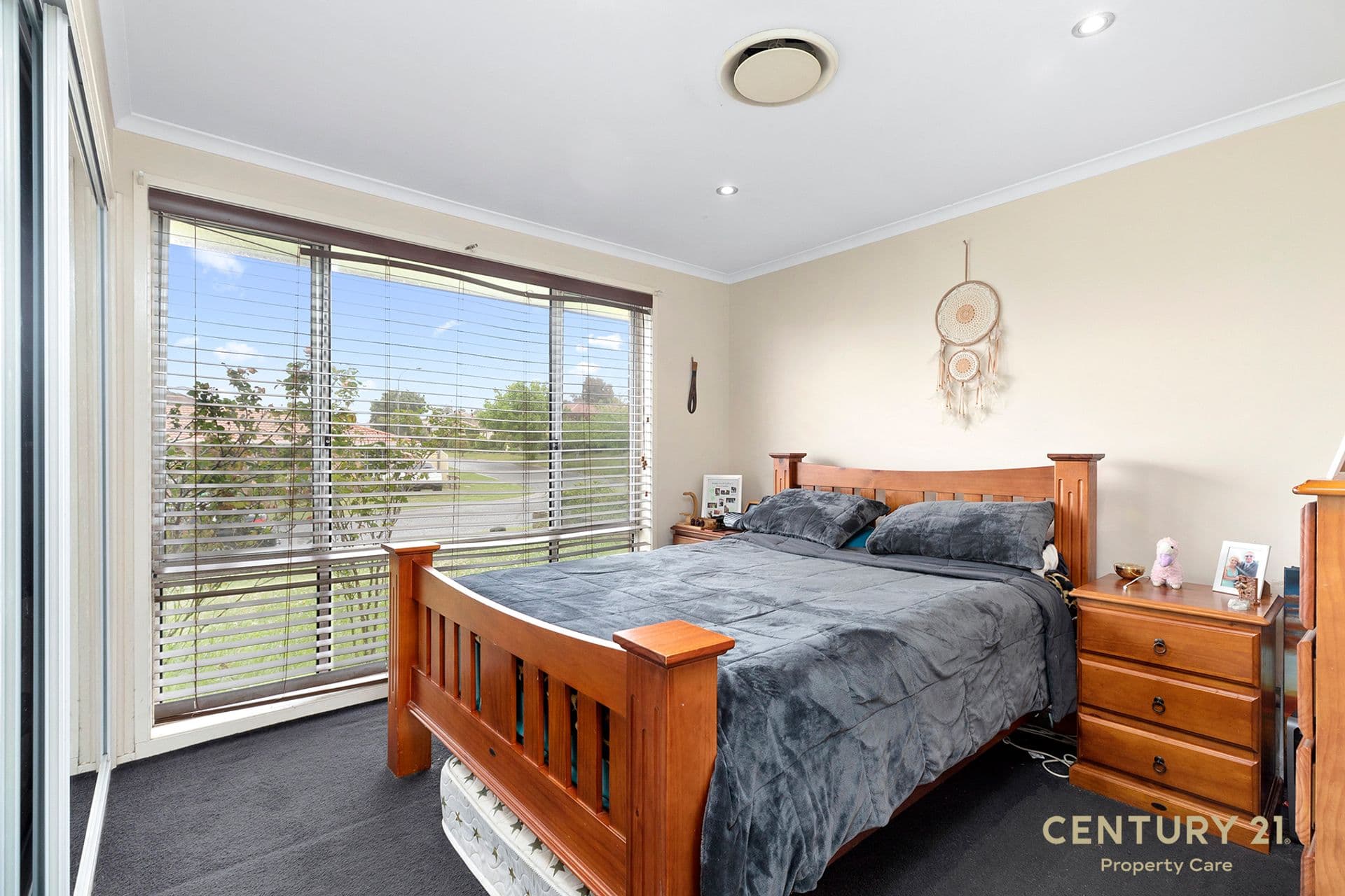 4 Cobourg Place, Bow Bowing, NSW, 2566, Bow Bowing - Thumbnail 2